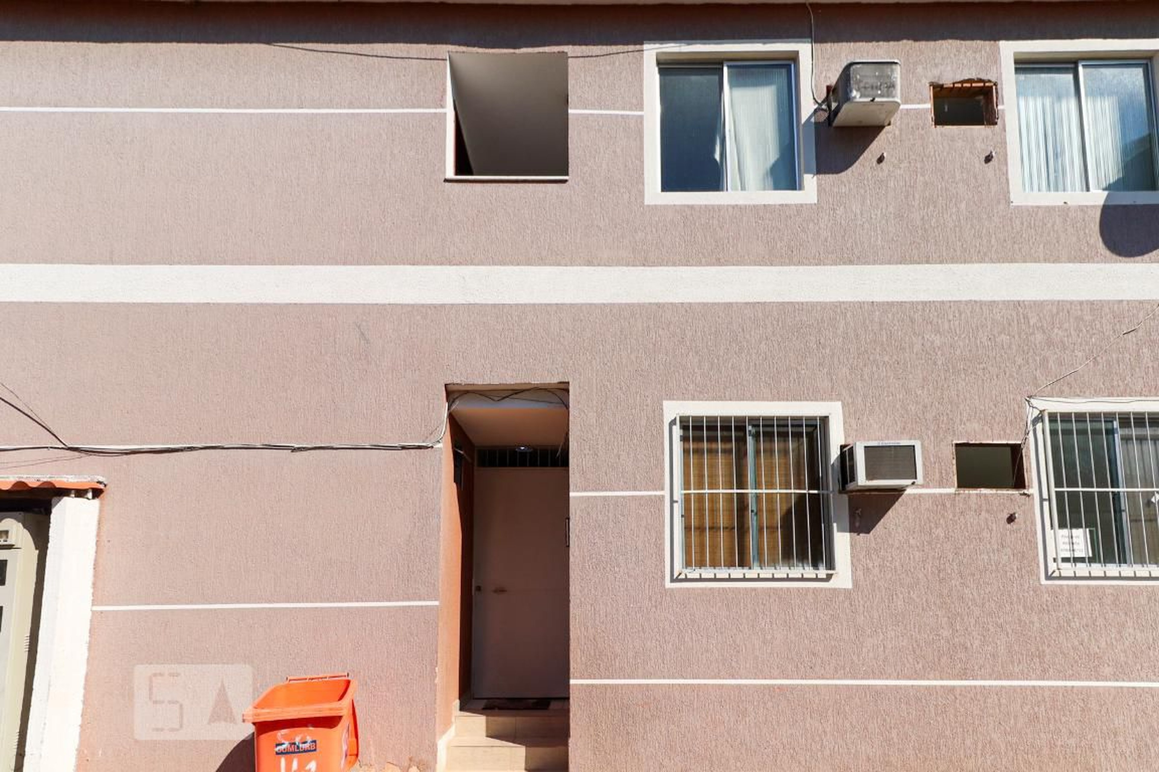 Fachada do Prédio Condomínio em Rua Jacarandá, 41