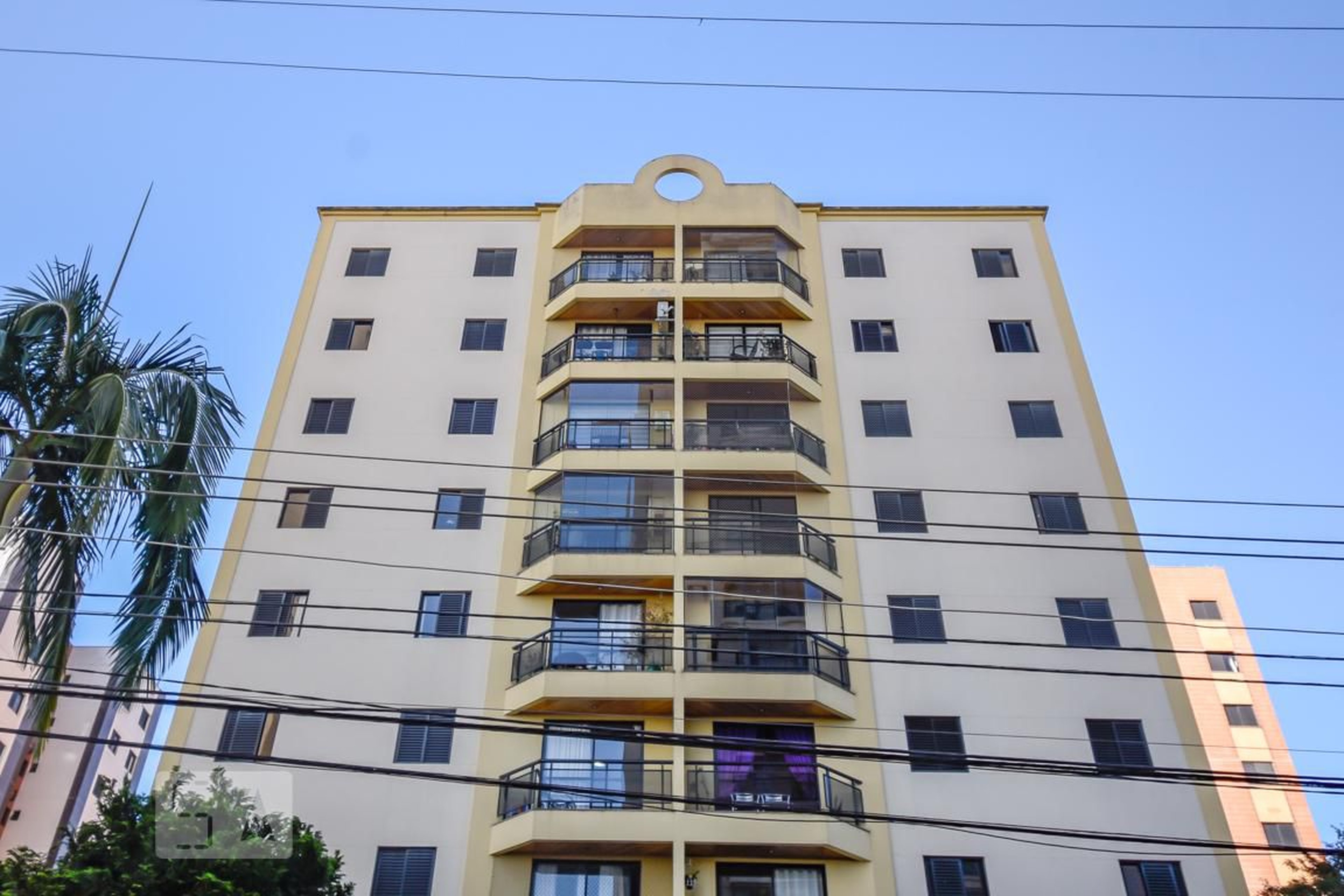 Fachada do Prédio Condomínio Manacas