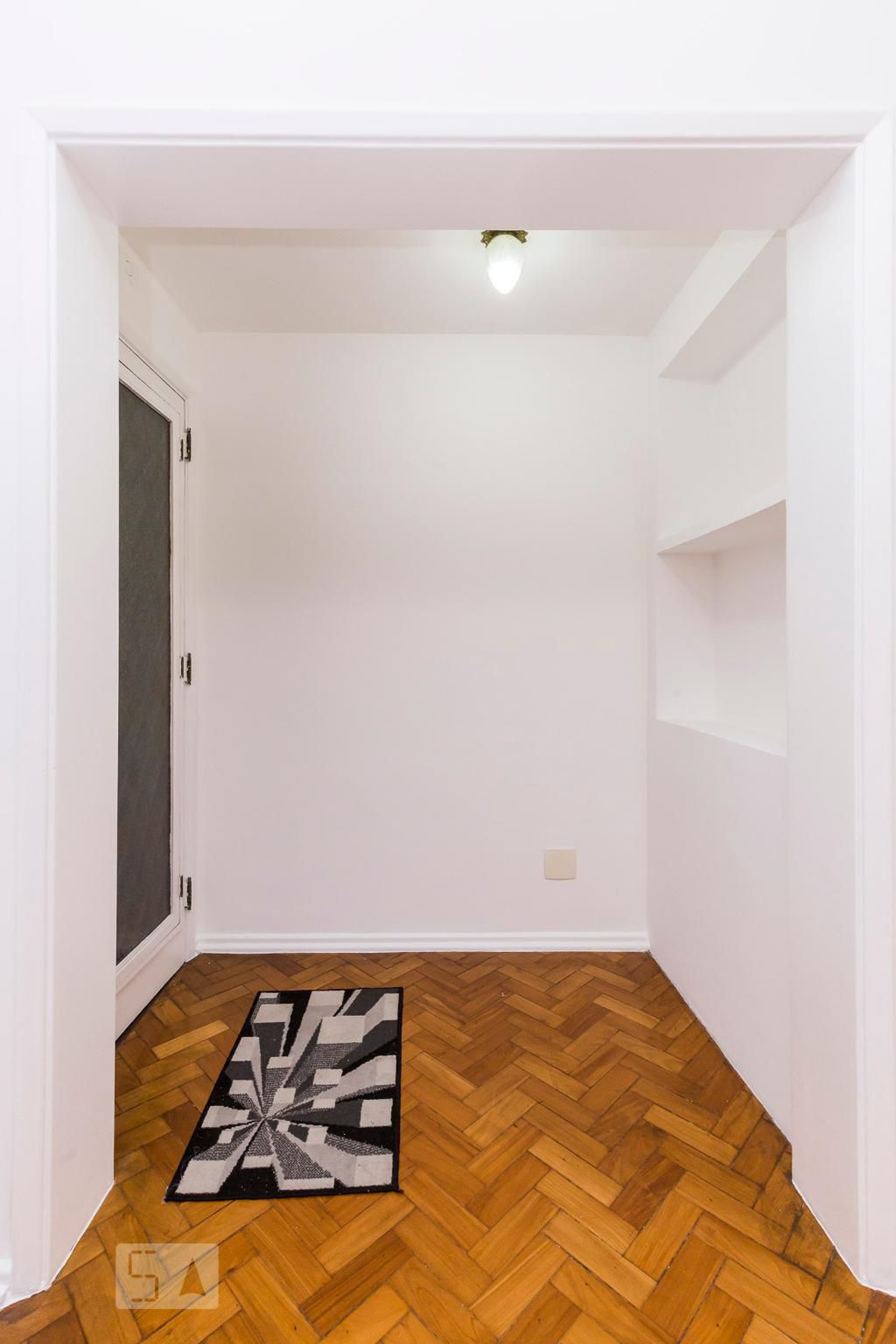 Entrada Condomínio em Rua Marquês de Abrantes, 11