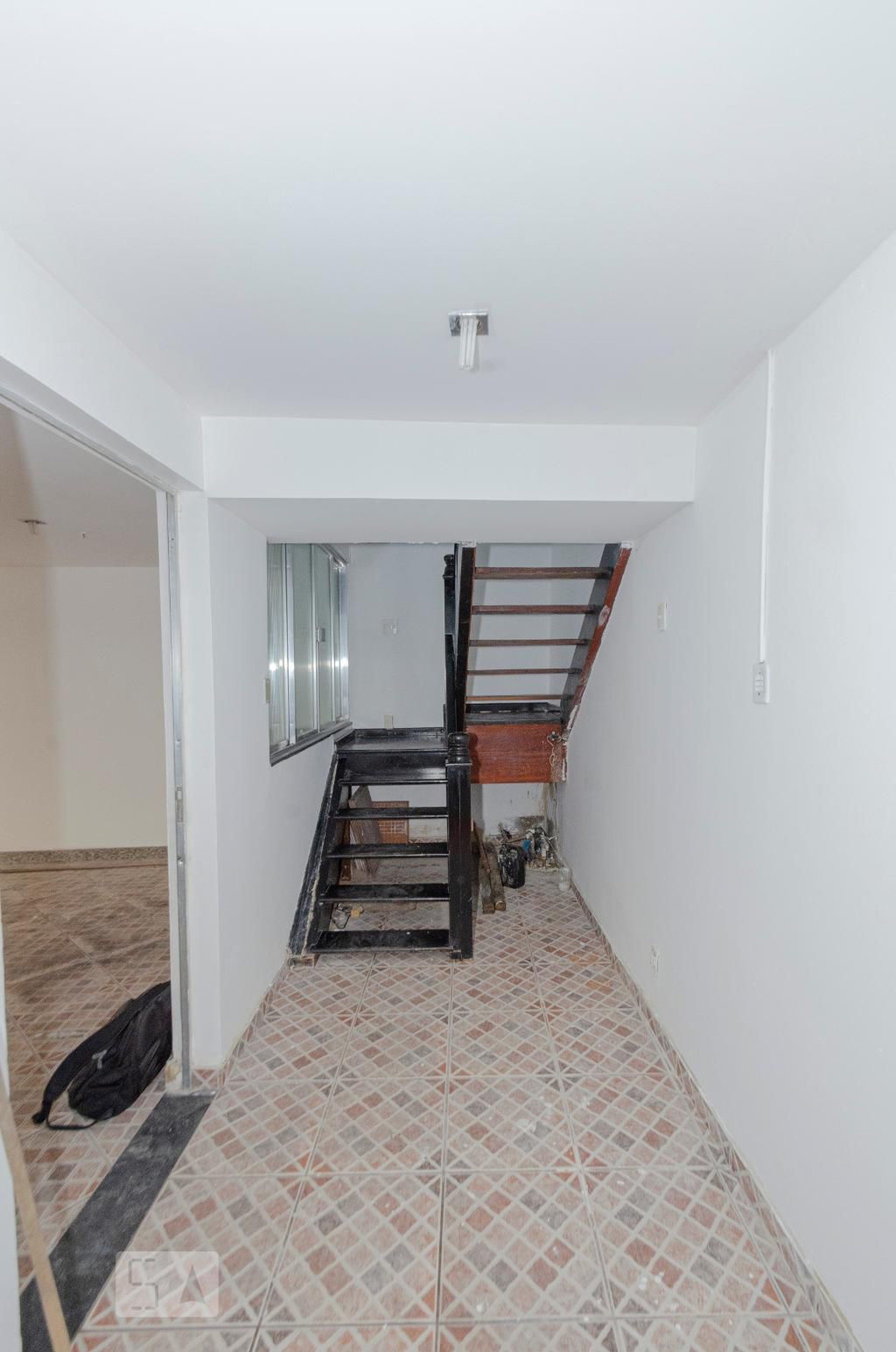 Hall de Entrada Condomínio em Rua Piracicaba, 12