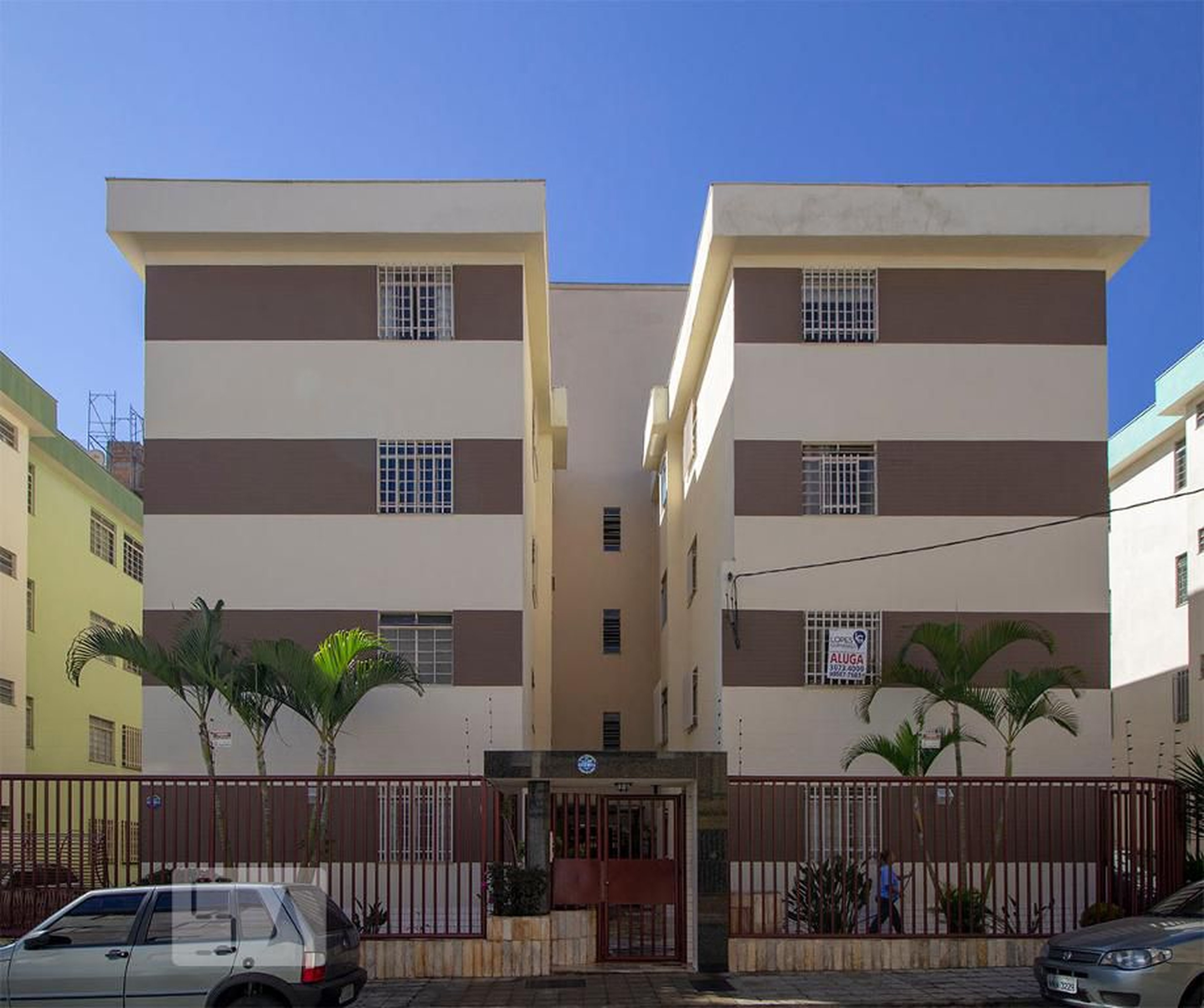 Fachada do Prédio Condomínio em Rua Açucenas, 117