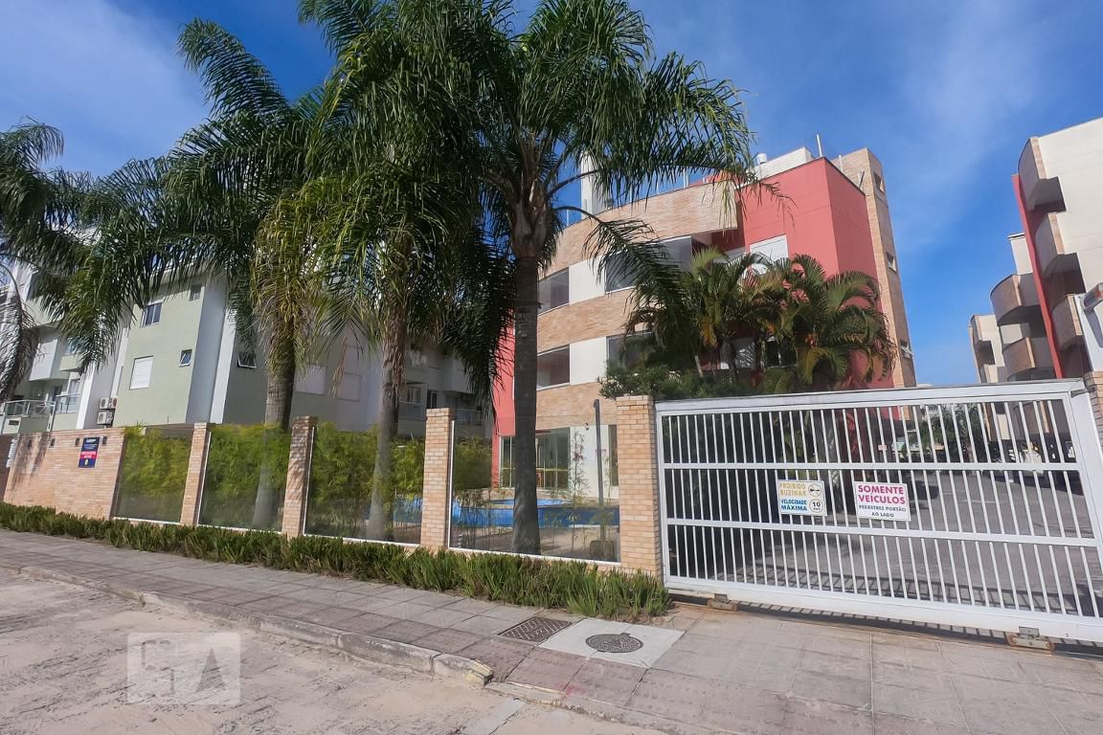 Fachada Condomínio Vila dos Açores