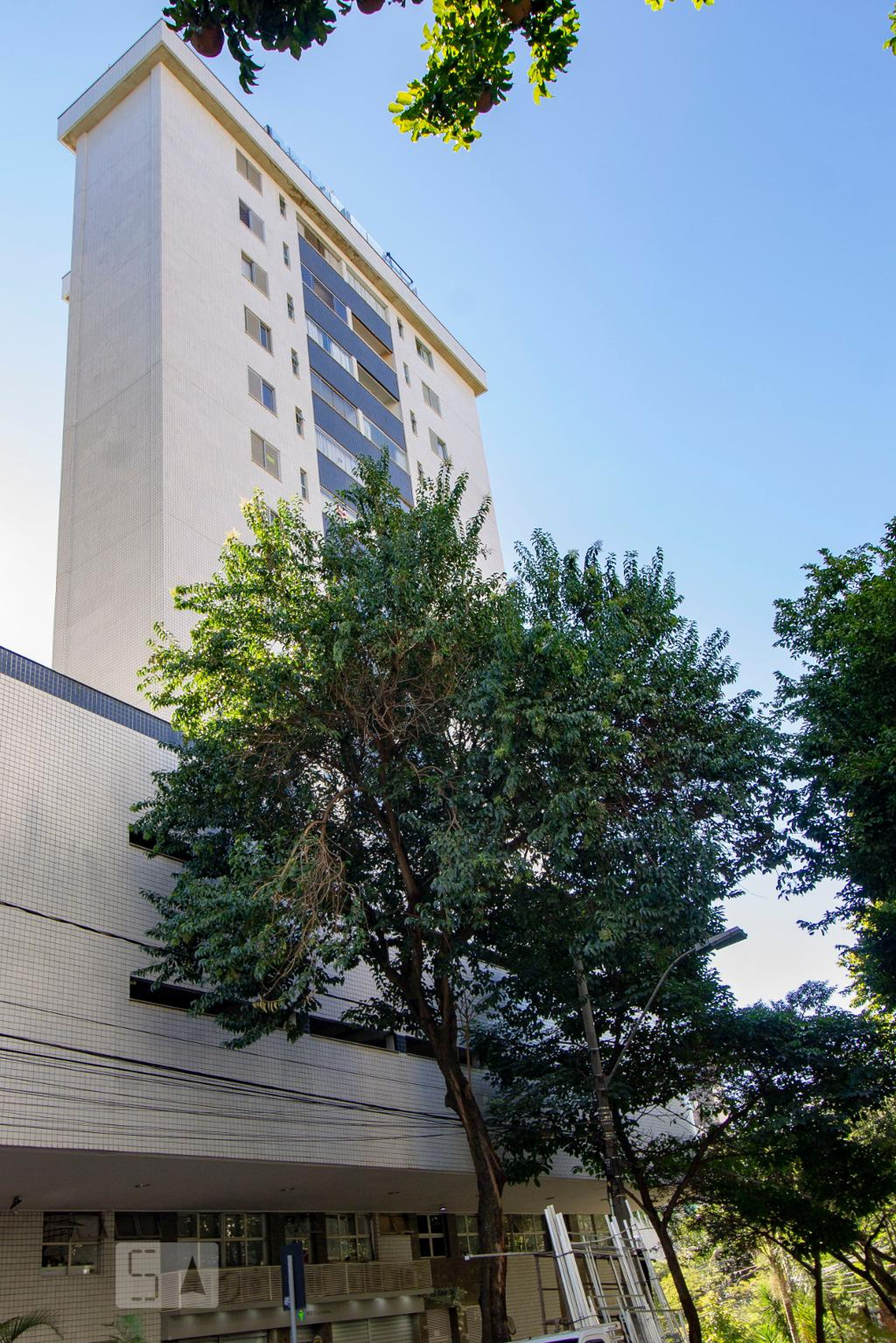 Fachada do Prédio Condomínio em Avenida Carandaí, 174
