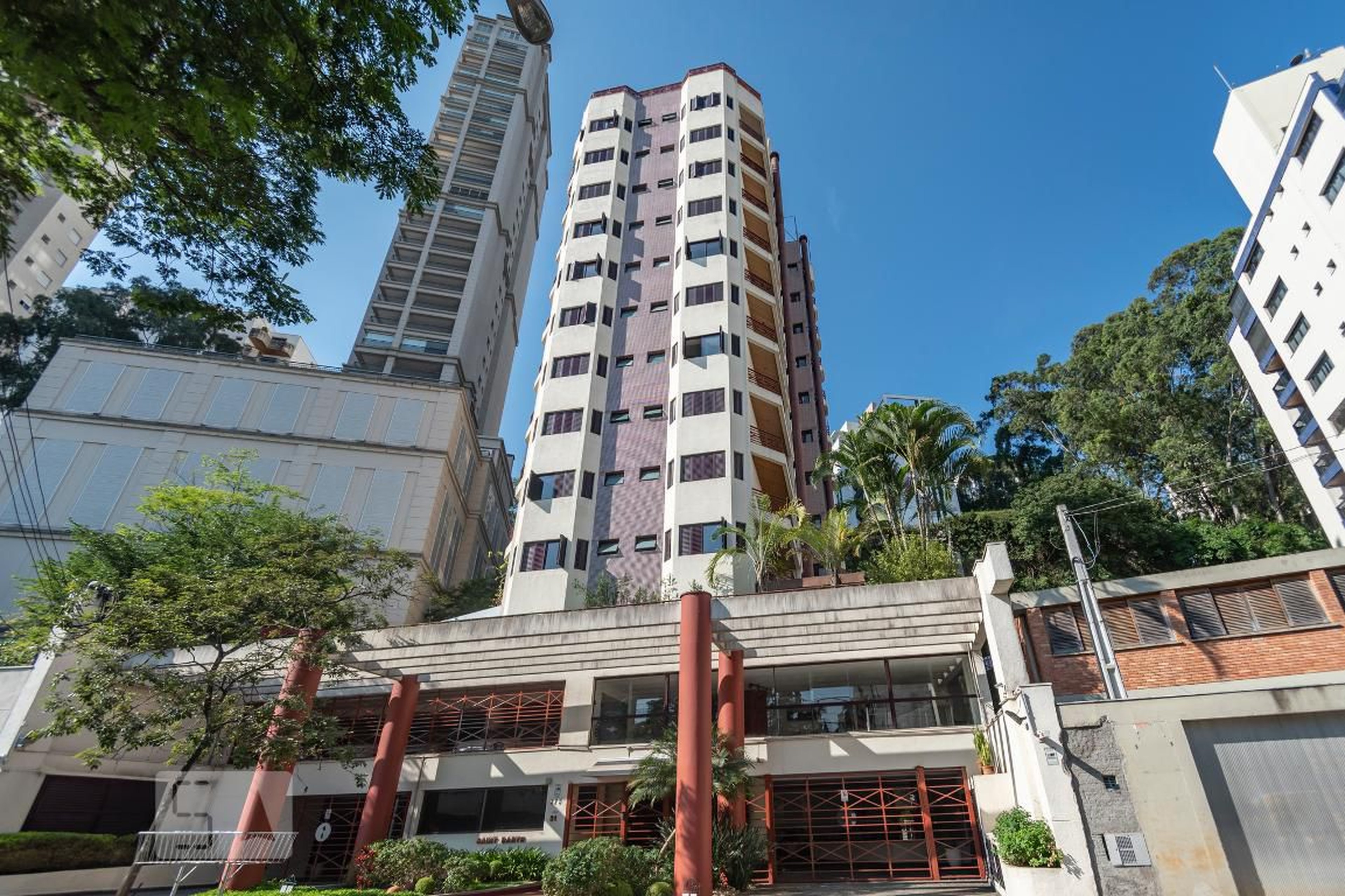 Fachada do prédio Condomínio Saint Barth