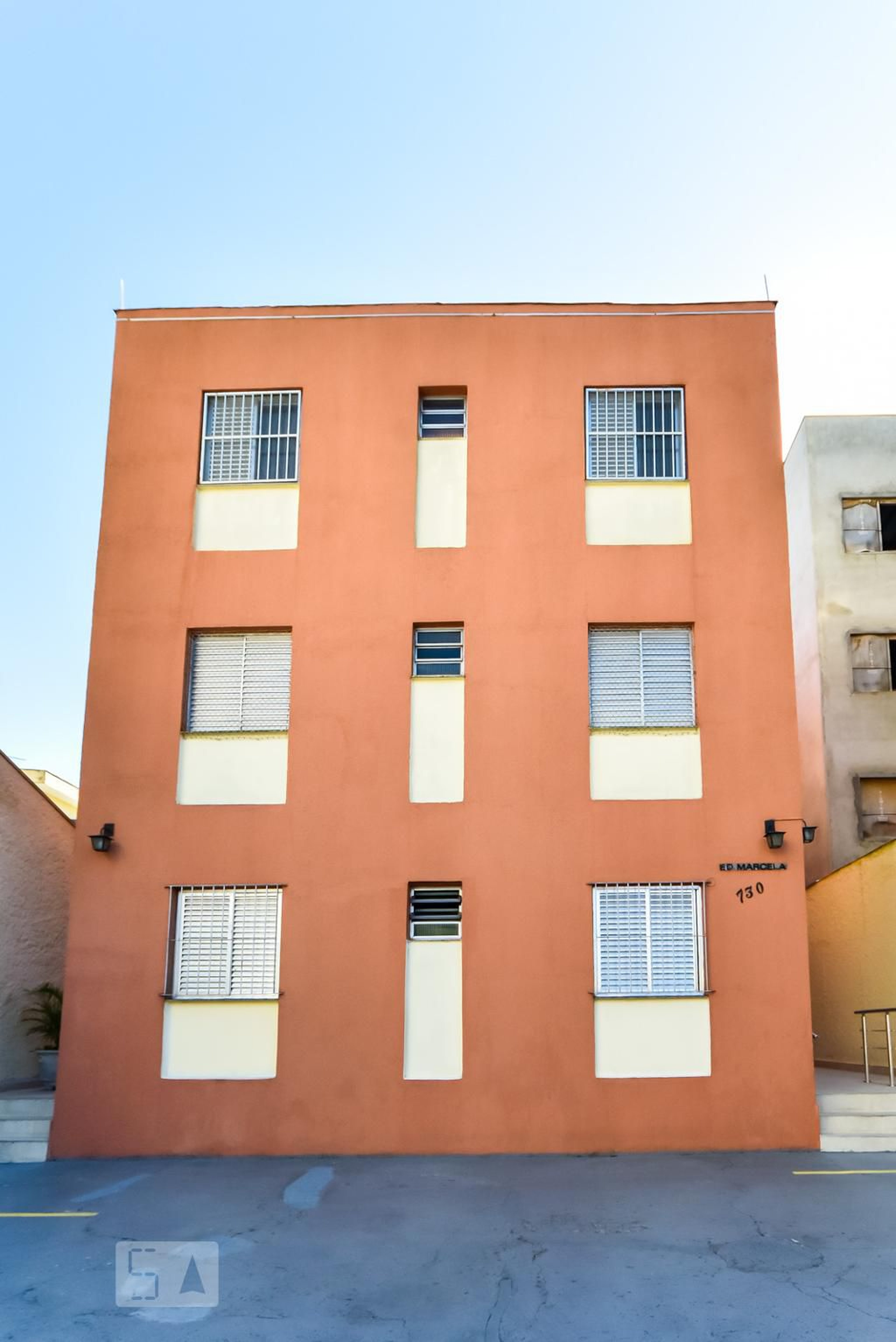 Fachada do Prédio Condomínio em Rua Cristiano Angeli, 730