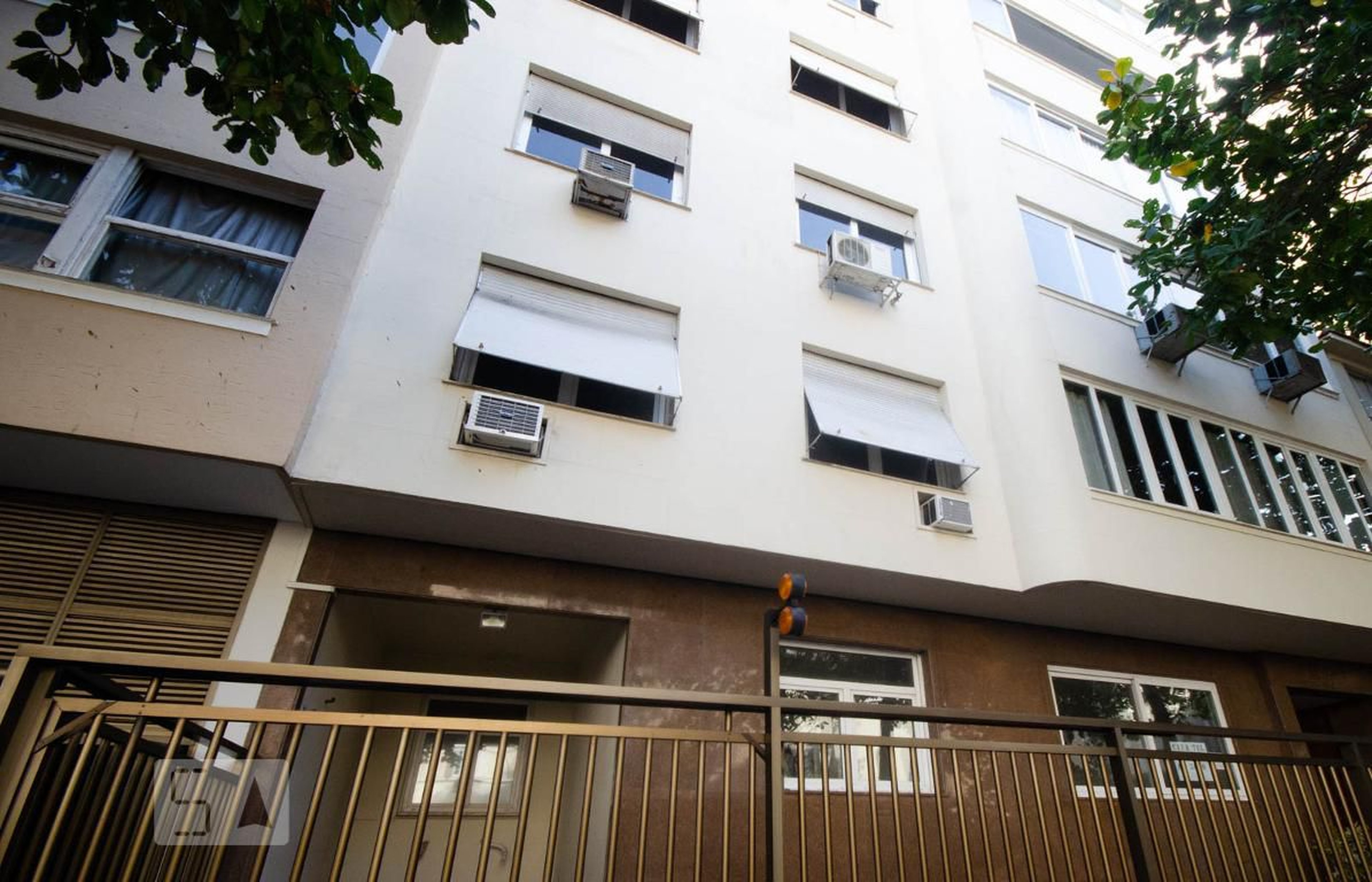 Fachada do Prédio Condomínio em Rua Joaquim Nabuco, 238