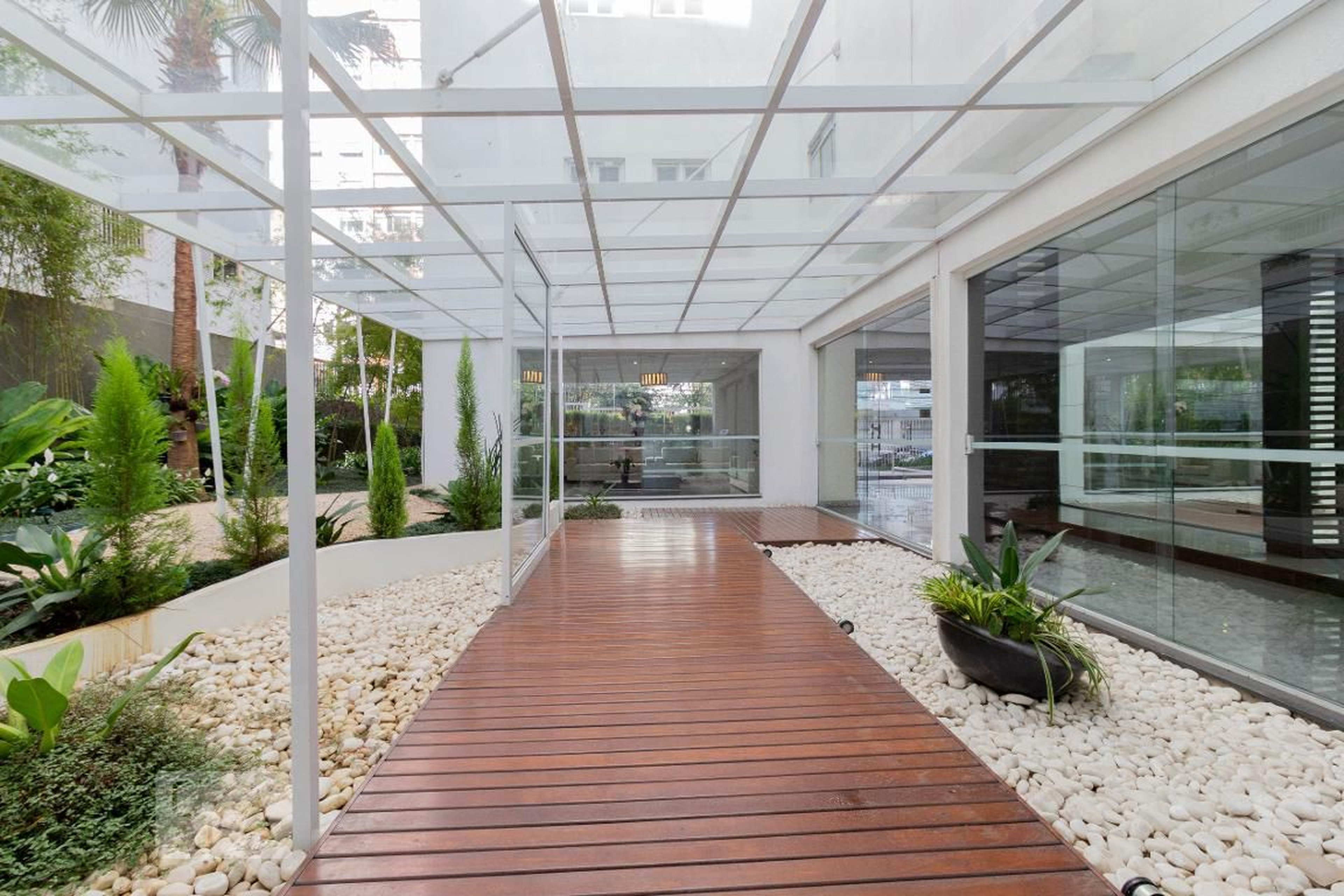 Área Externa - Edifício Georges Gazale