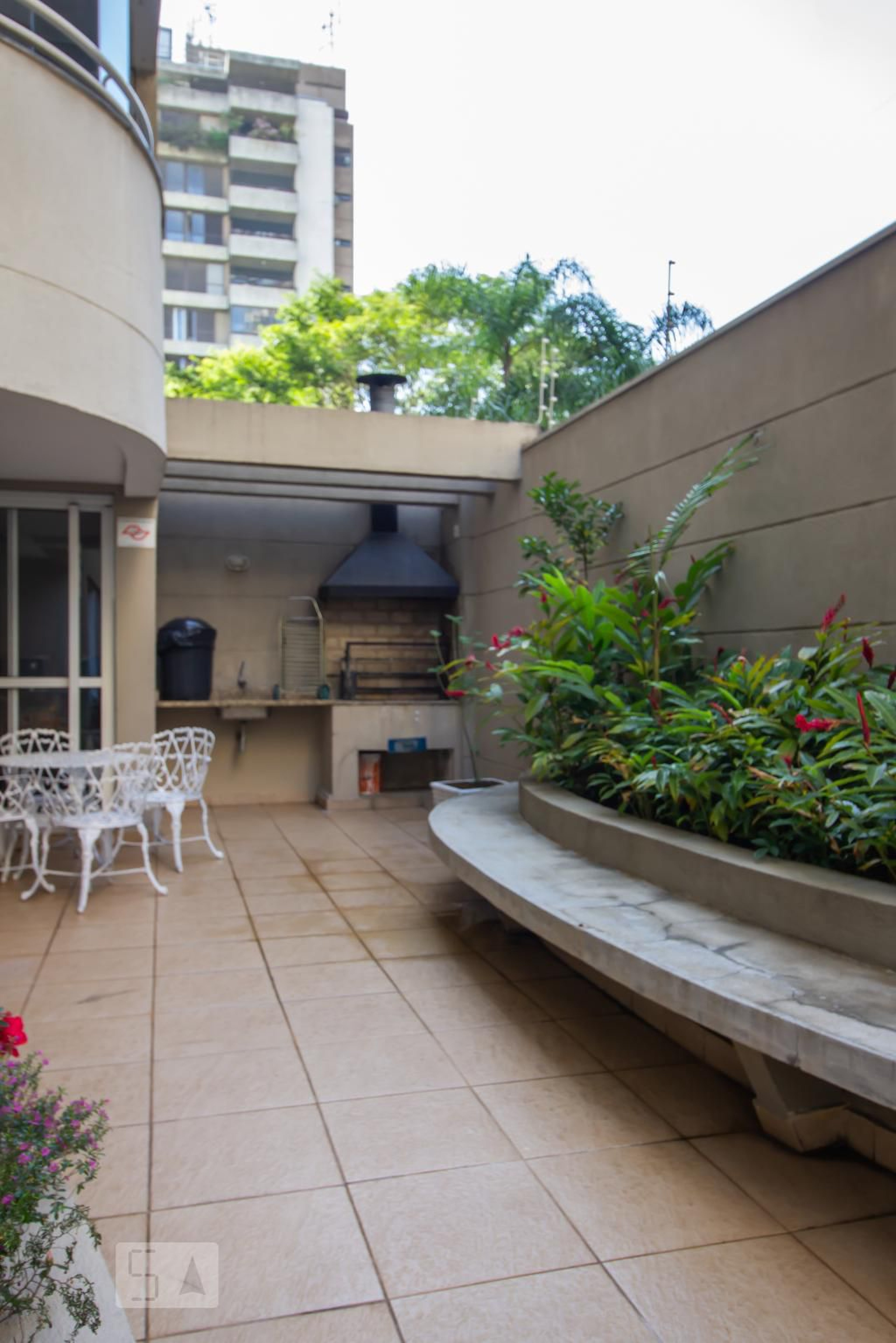 Churrasqueira - Home Plus Jardins