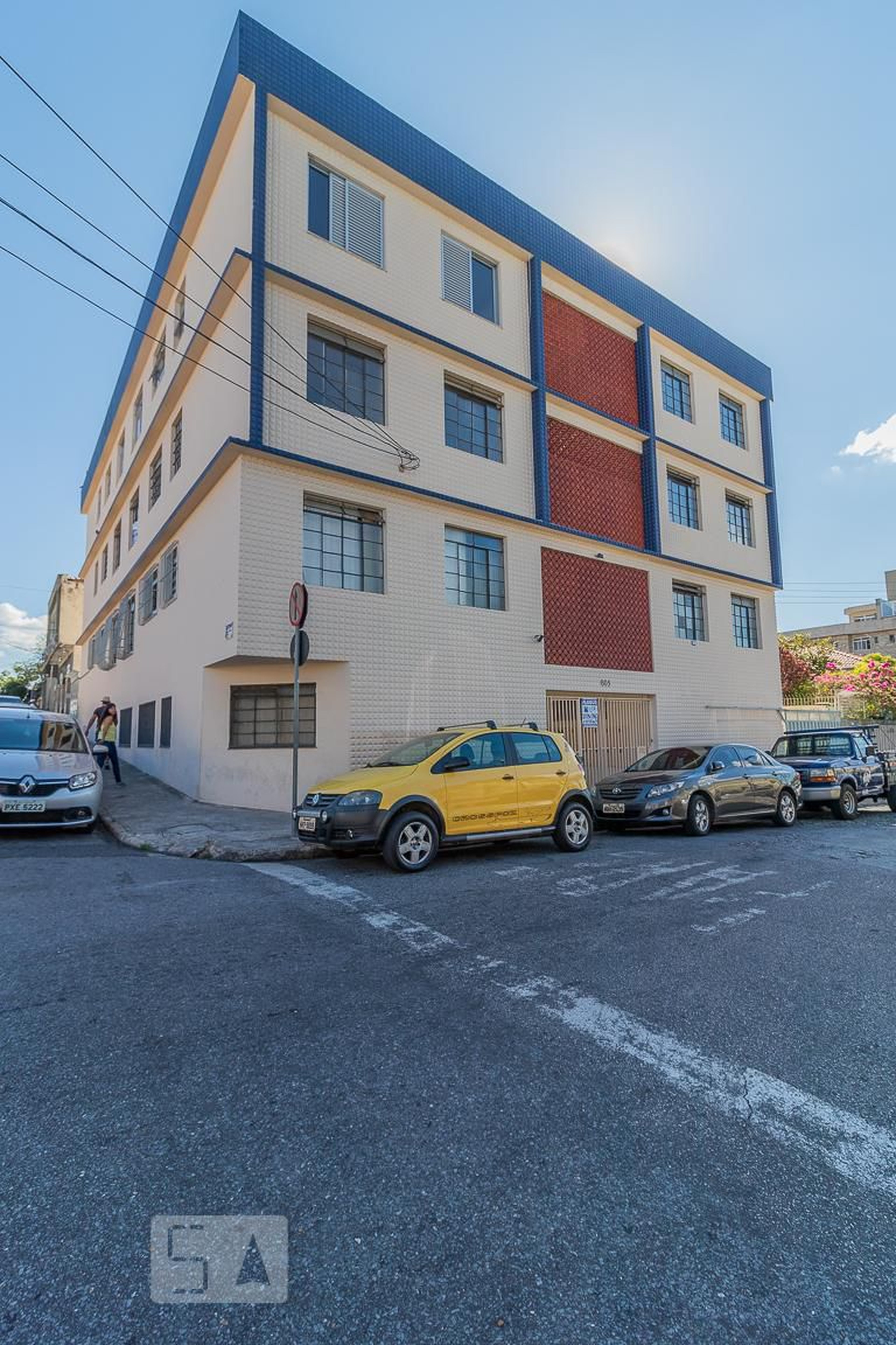 Fachada Condomínio em Rua Henrique Gorceix, 805