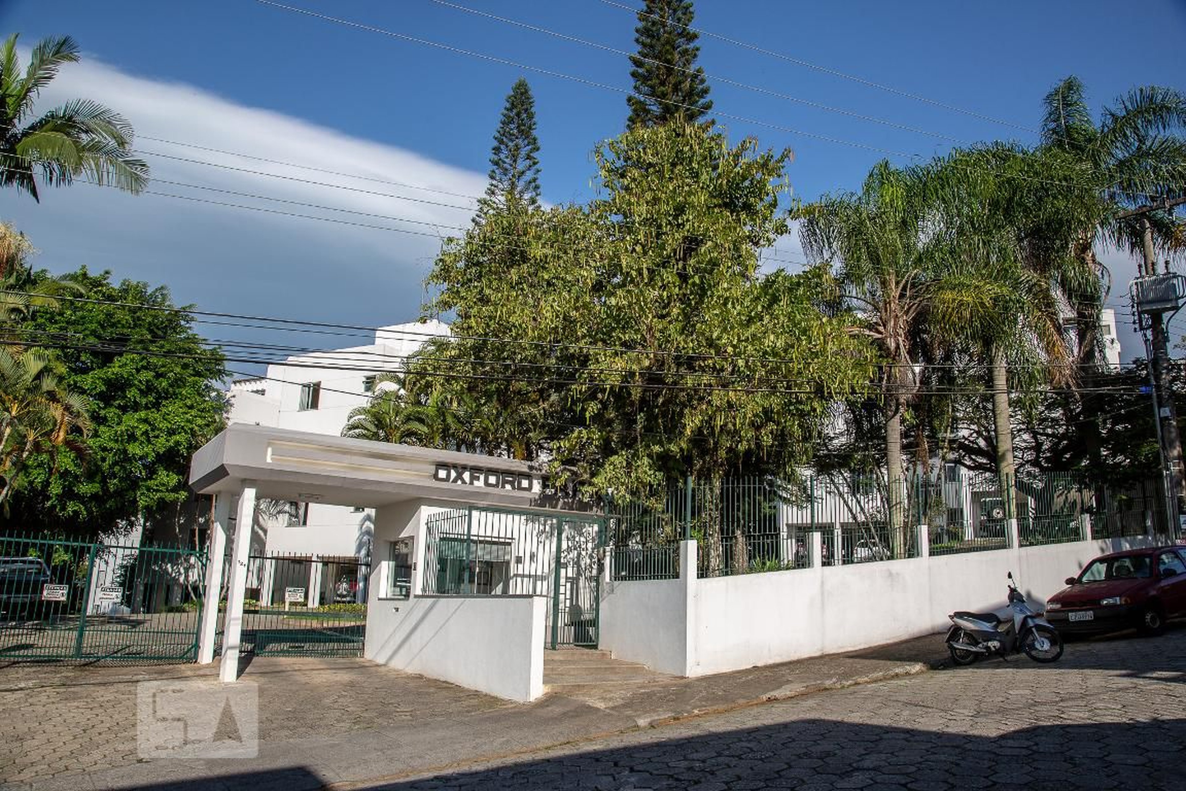 Fachada Condomínio em Rua das Acácias, 128