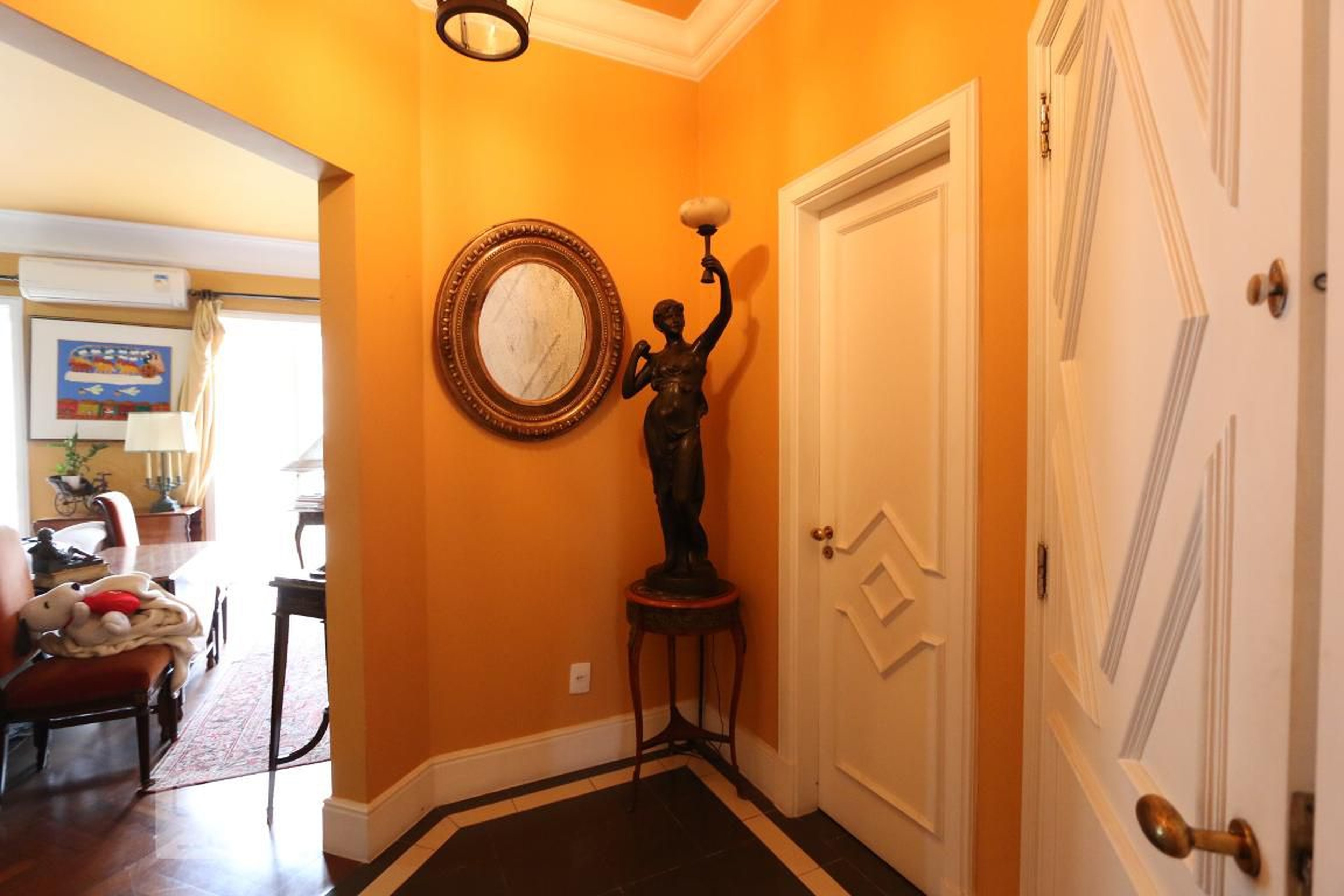 hall - Place Des Vosges