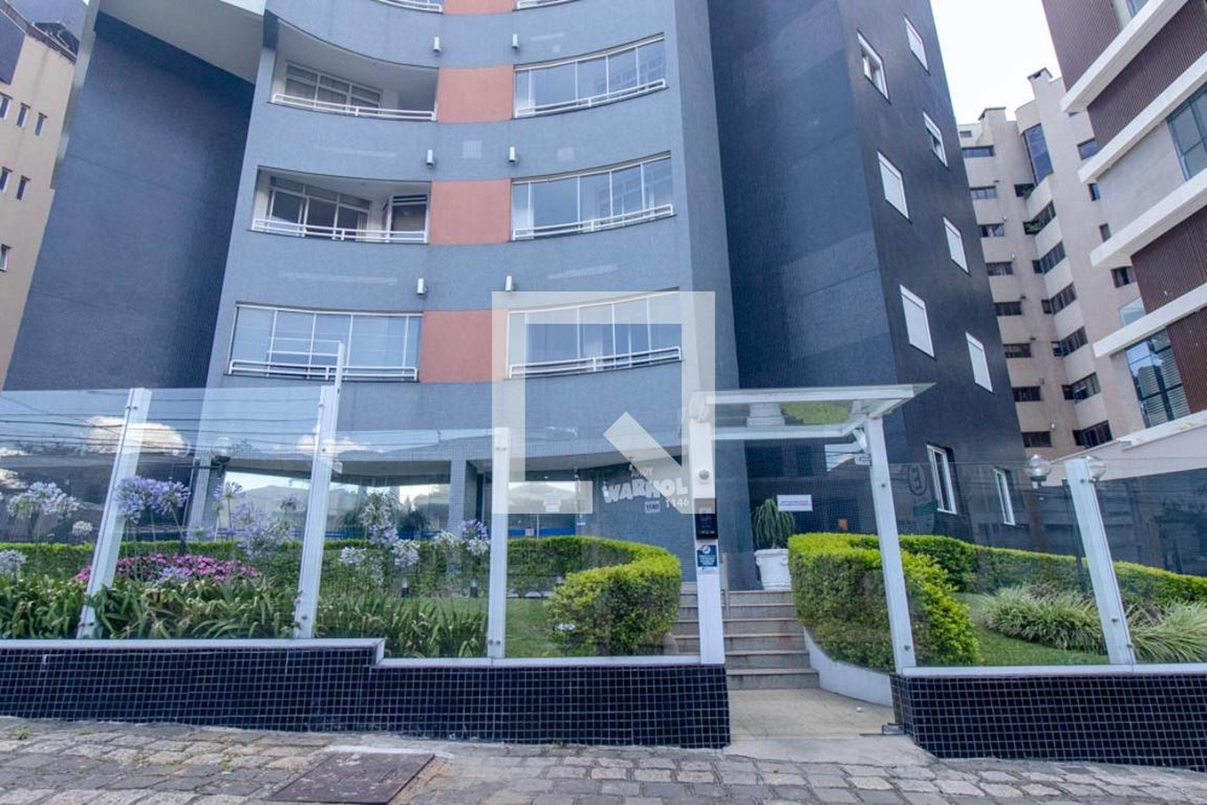 Fachada do Condomínio Edifício Andw Warhol