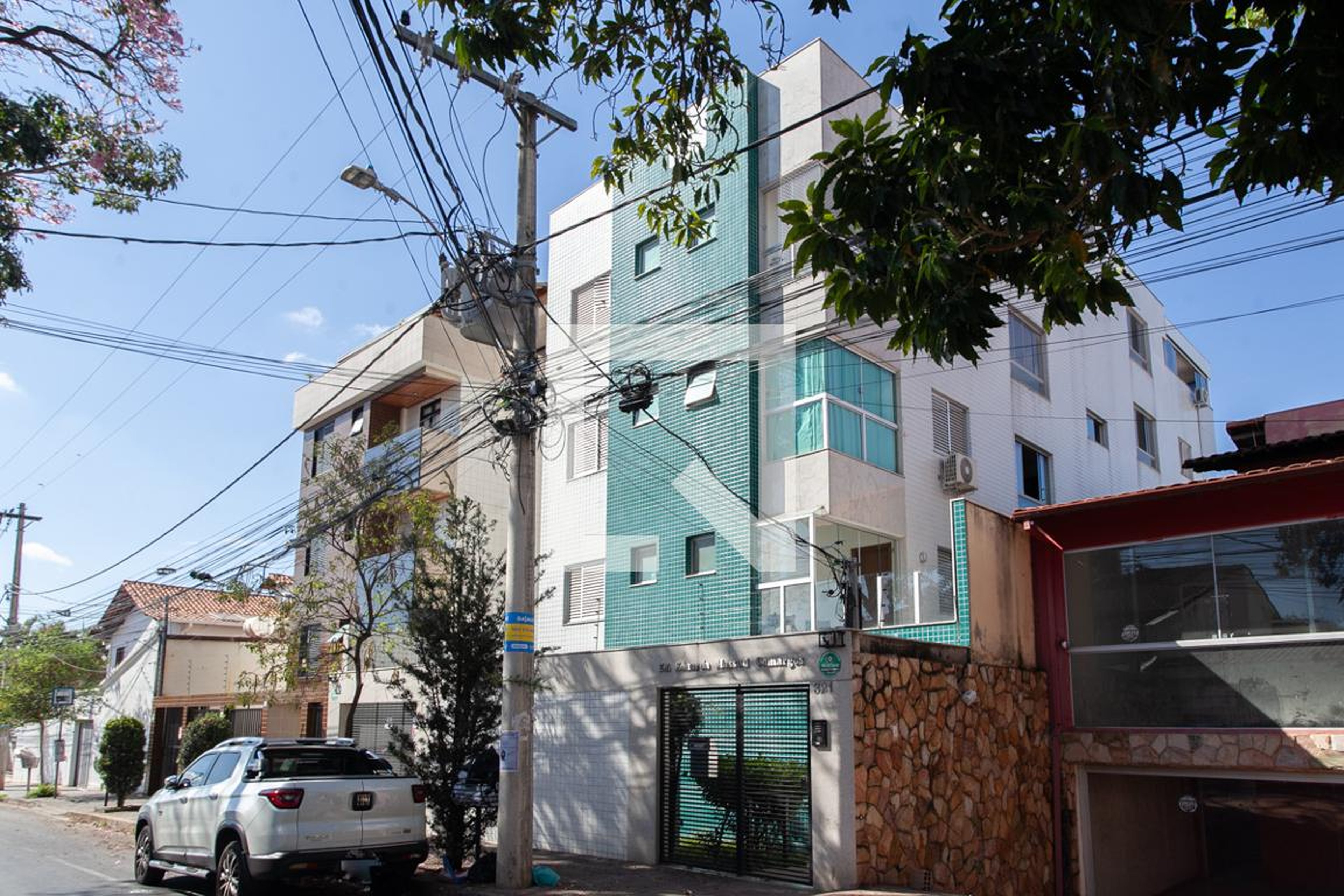 Fachada Edifício Eduarda Massud Camargos
