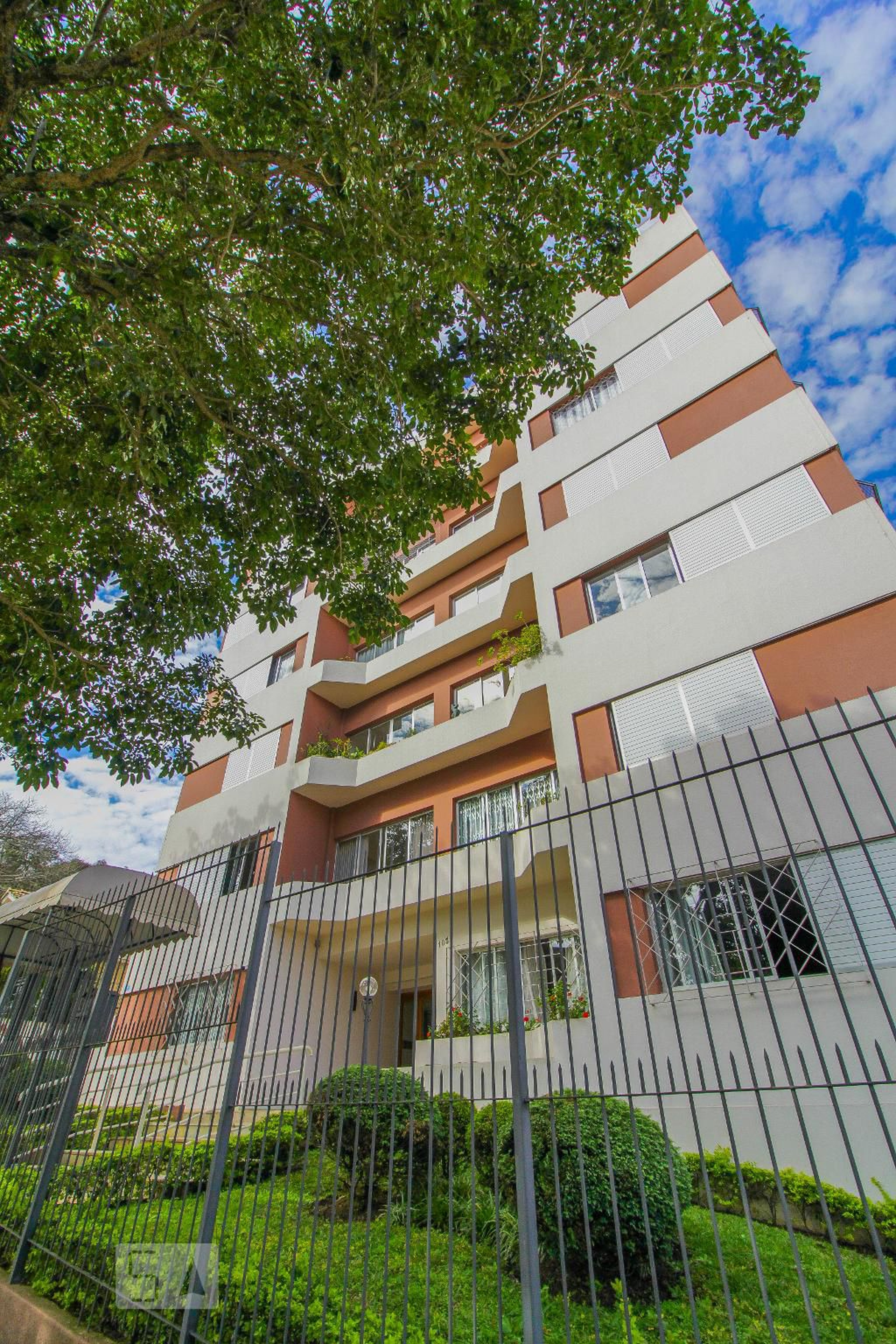 Fachada Condomínio em Rua Desembargador Isaías Bevilaqua, 103