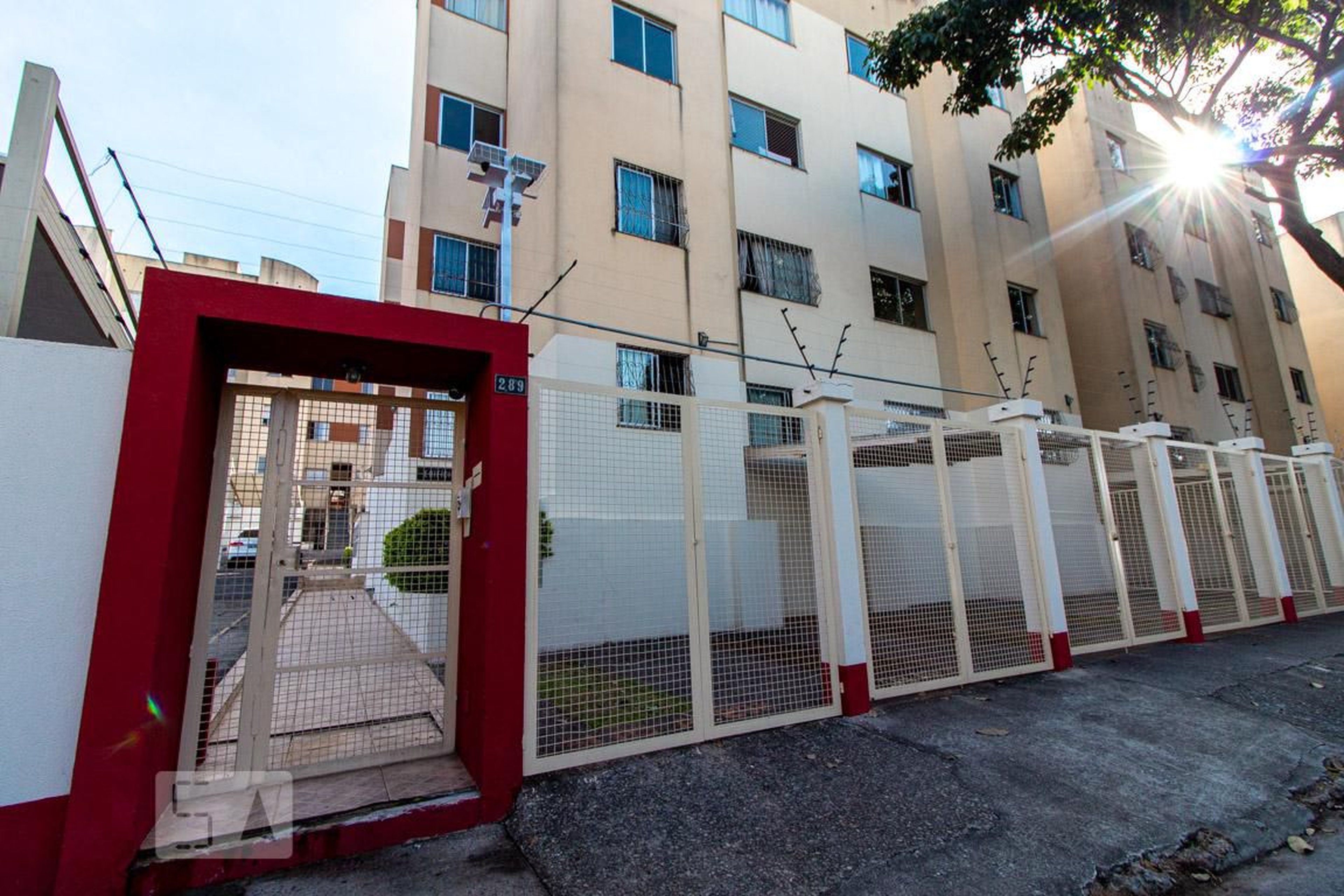 Fachada Condomínio em Rua Senador Campos Vergueiro, 289