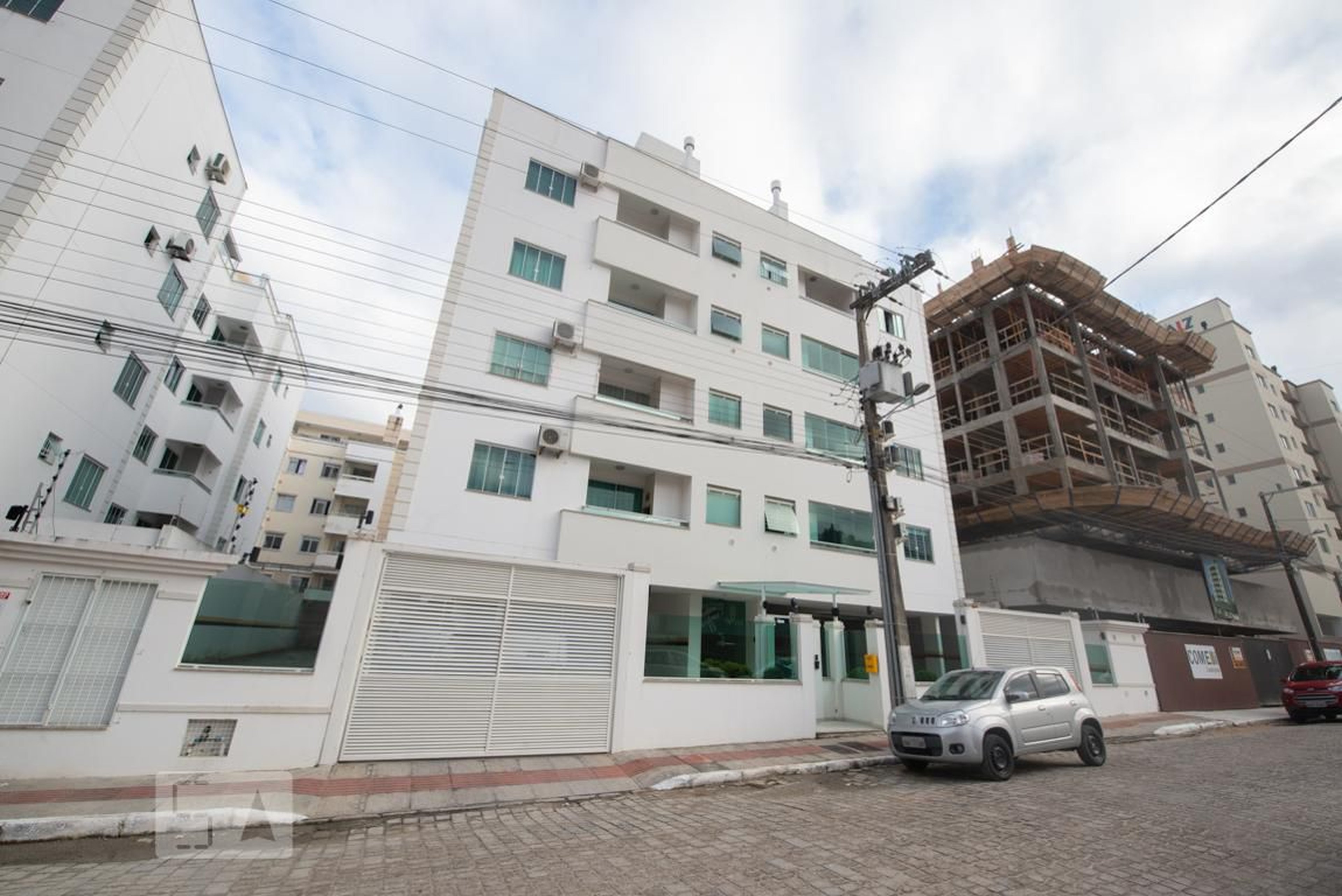 Fachada Condomínio em Rua Recanto dos Santos, 129