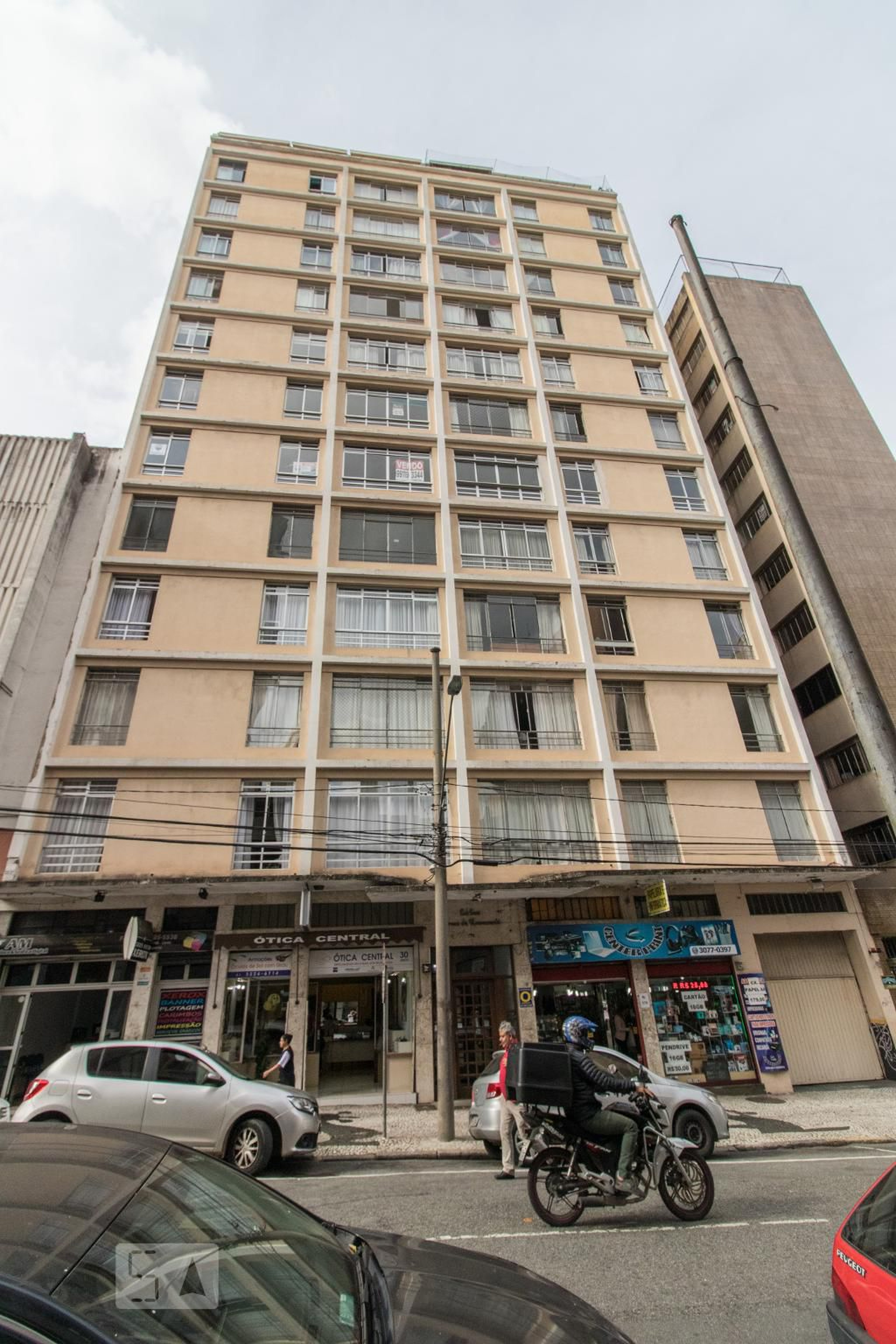 Fachada do Prédio Condomínio em Rua Ébano Pereira, 174