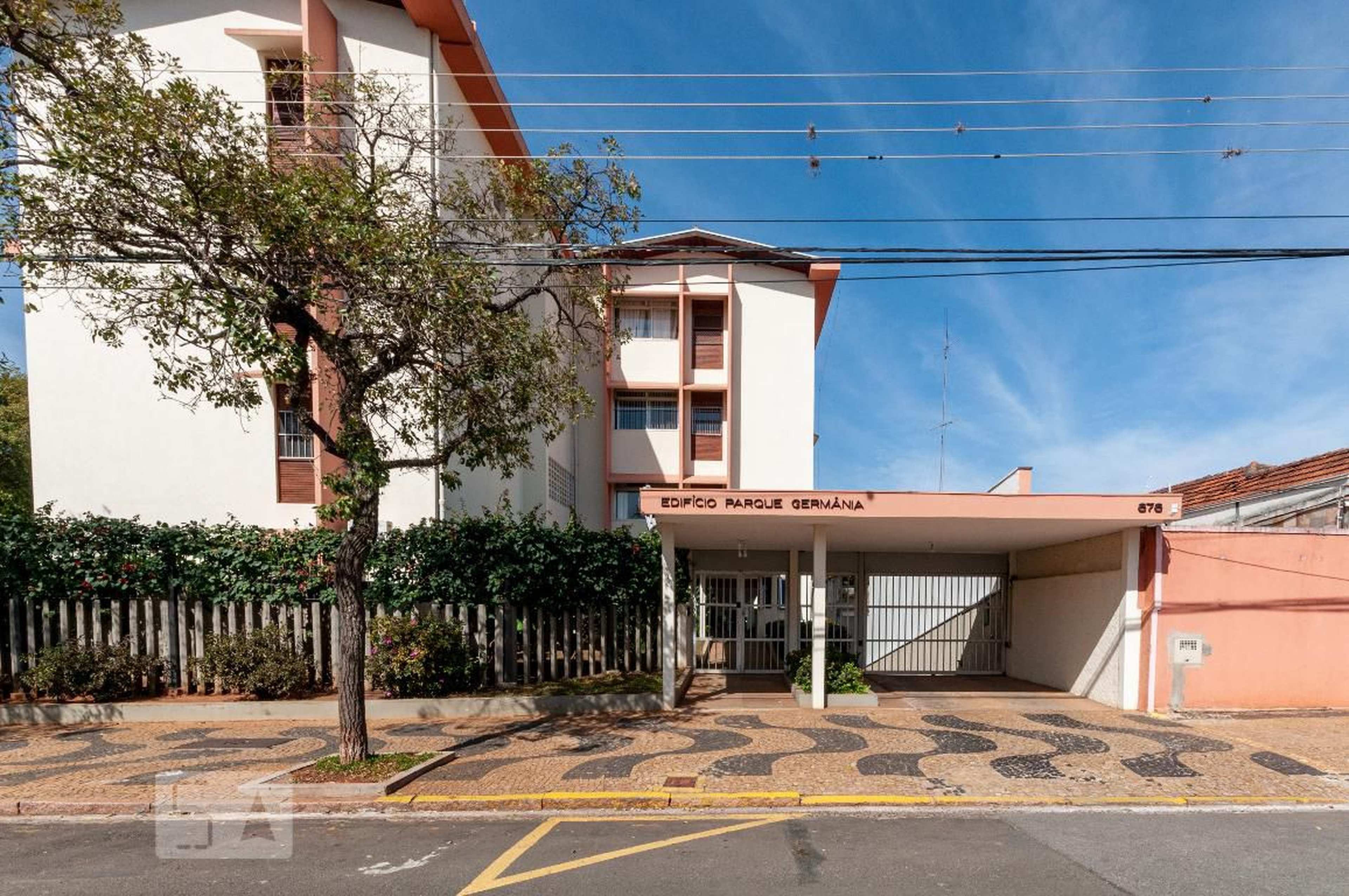 Fachada do Prédio Condomínio em Rua Germânia, 878