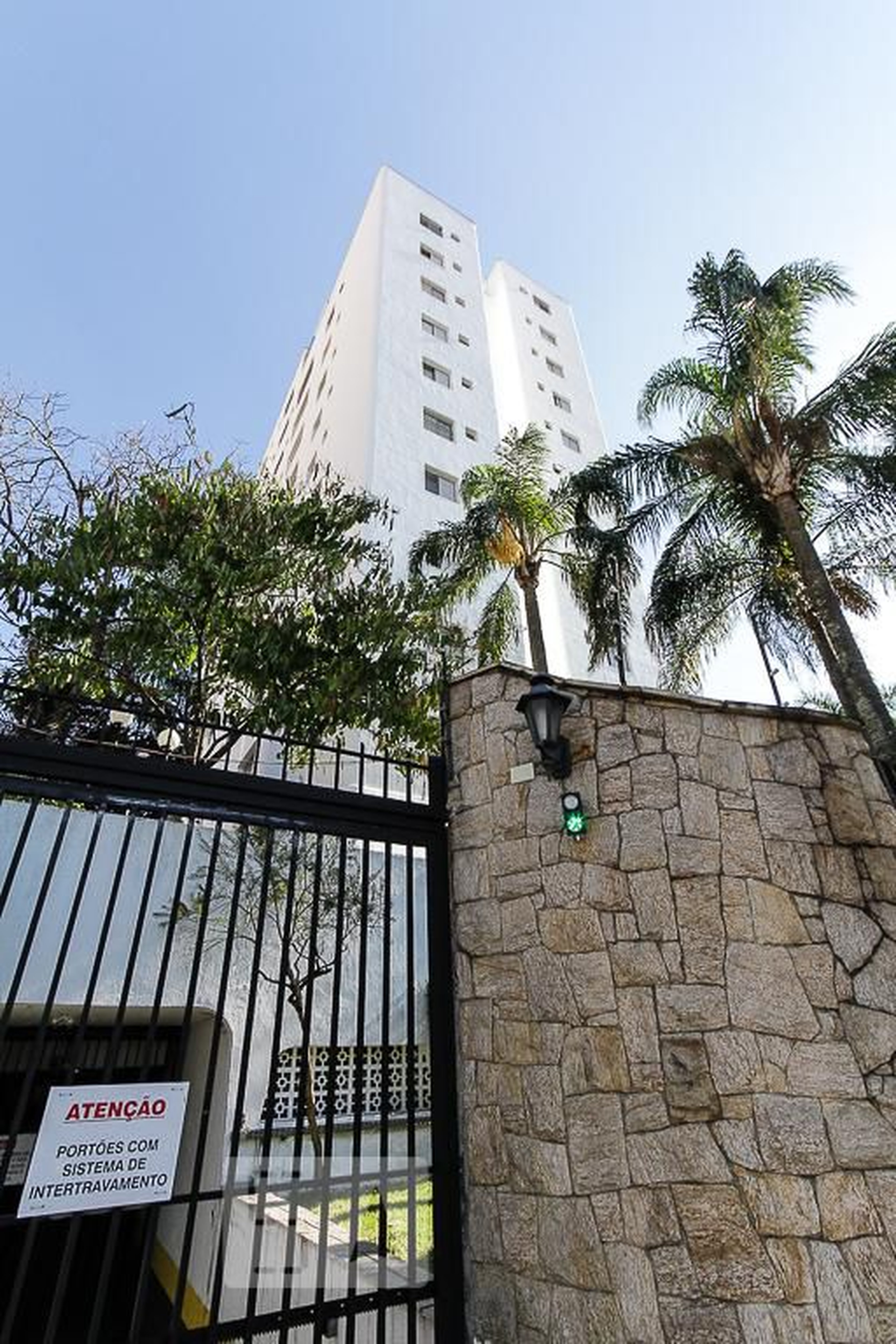 Fachada do Prédio Edifício Madrid