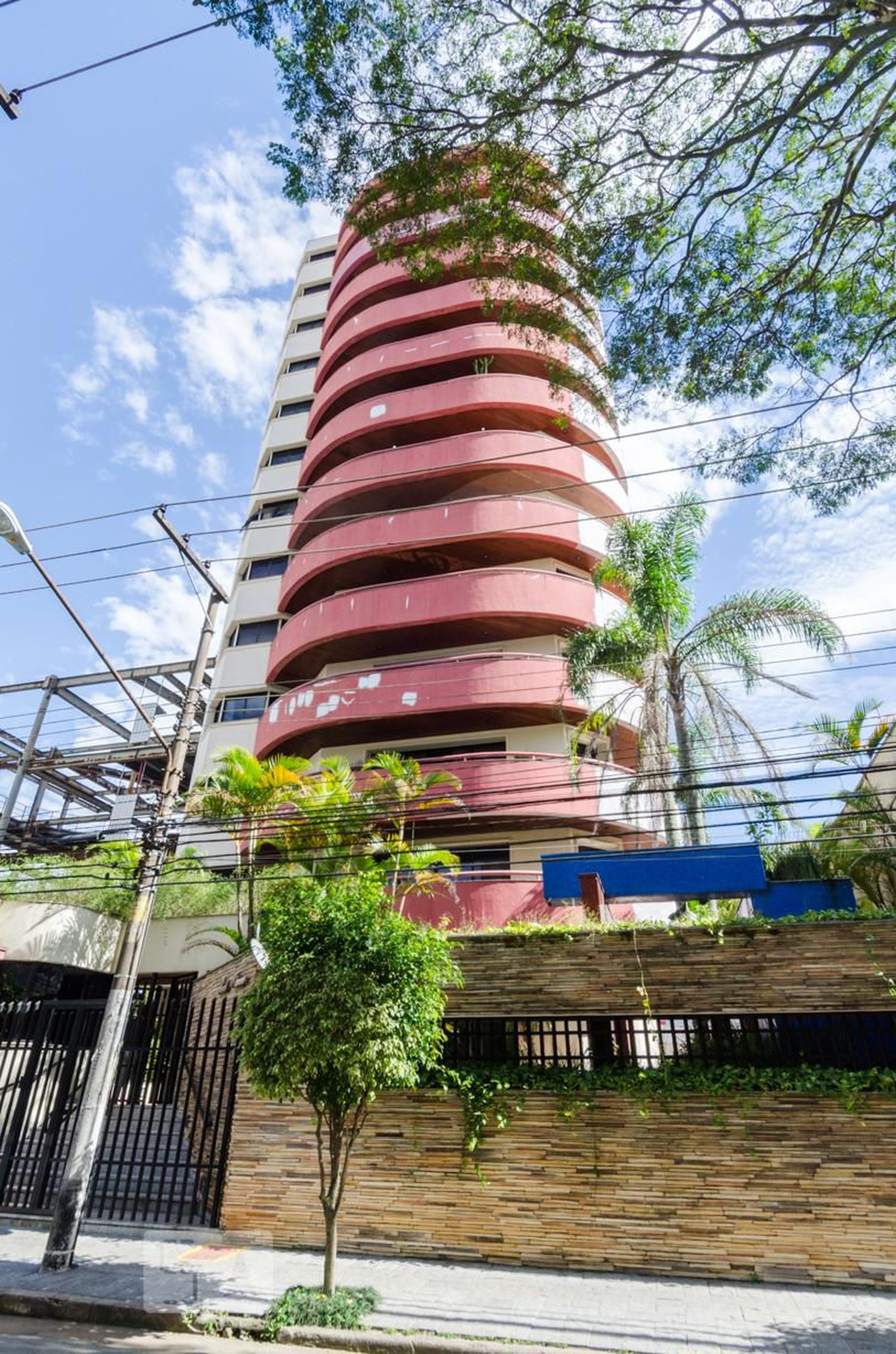 Fachada do Prédio Condomínio Saint Etienne