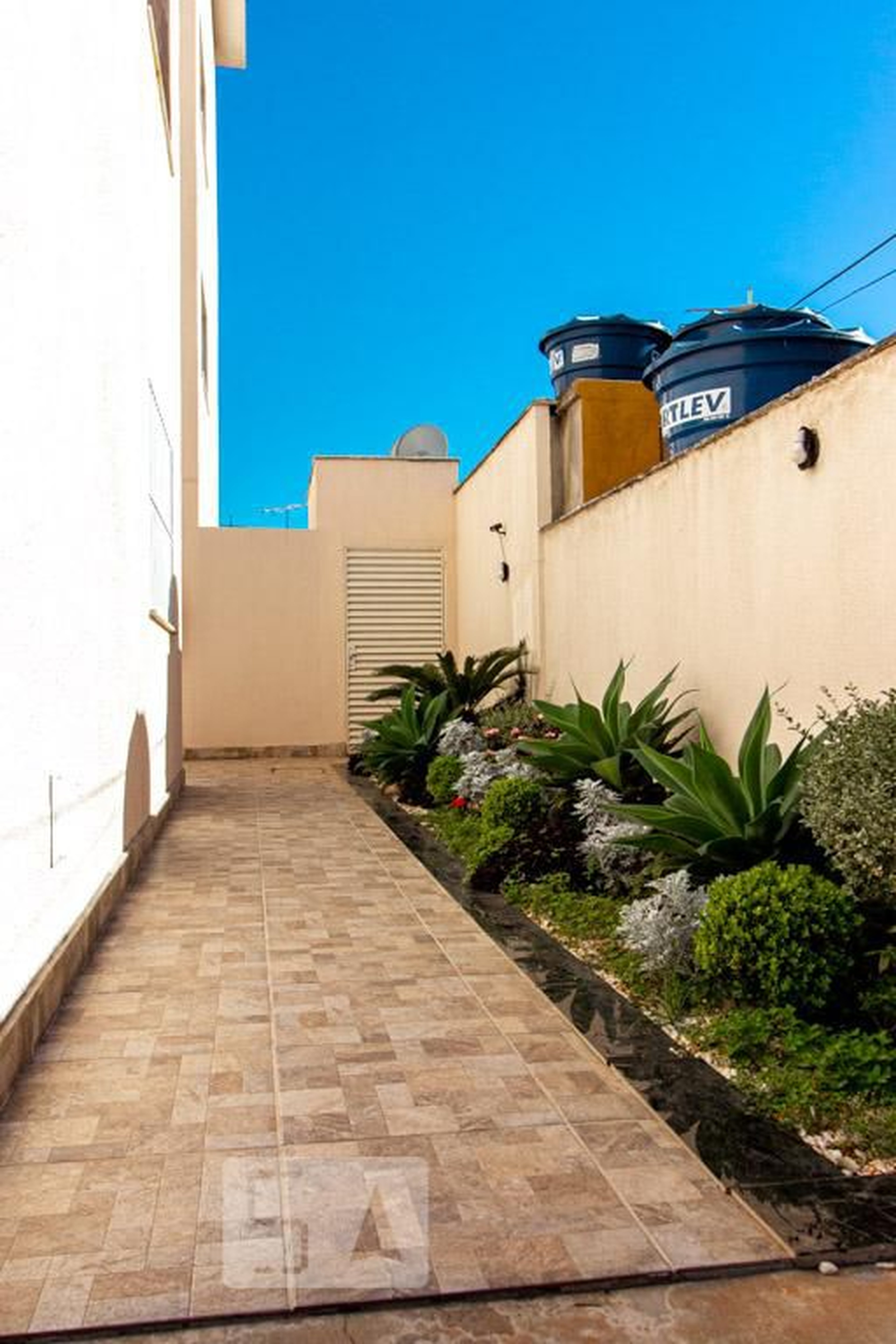 Entrada do prédio - null