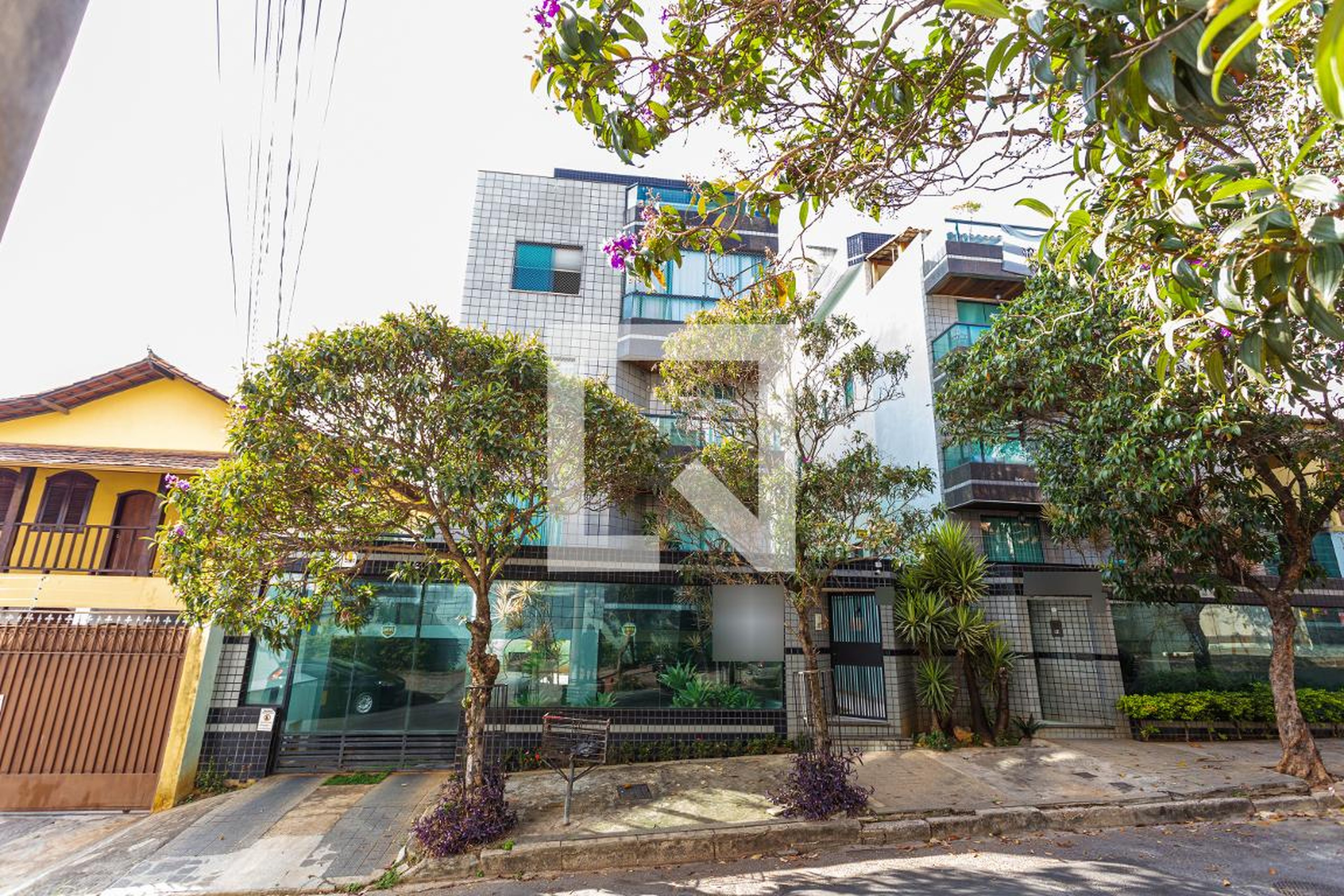 Fachada Condomínio em Rua Itajaí, 58