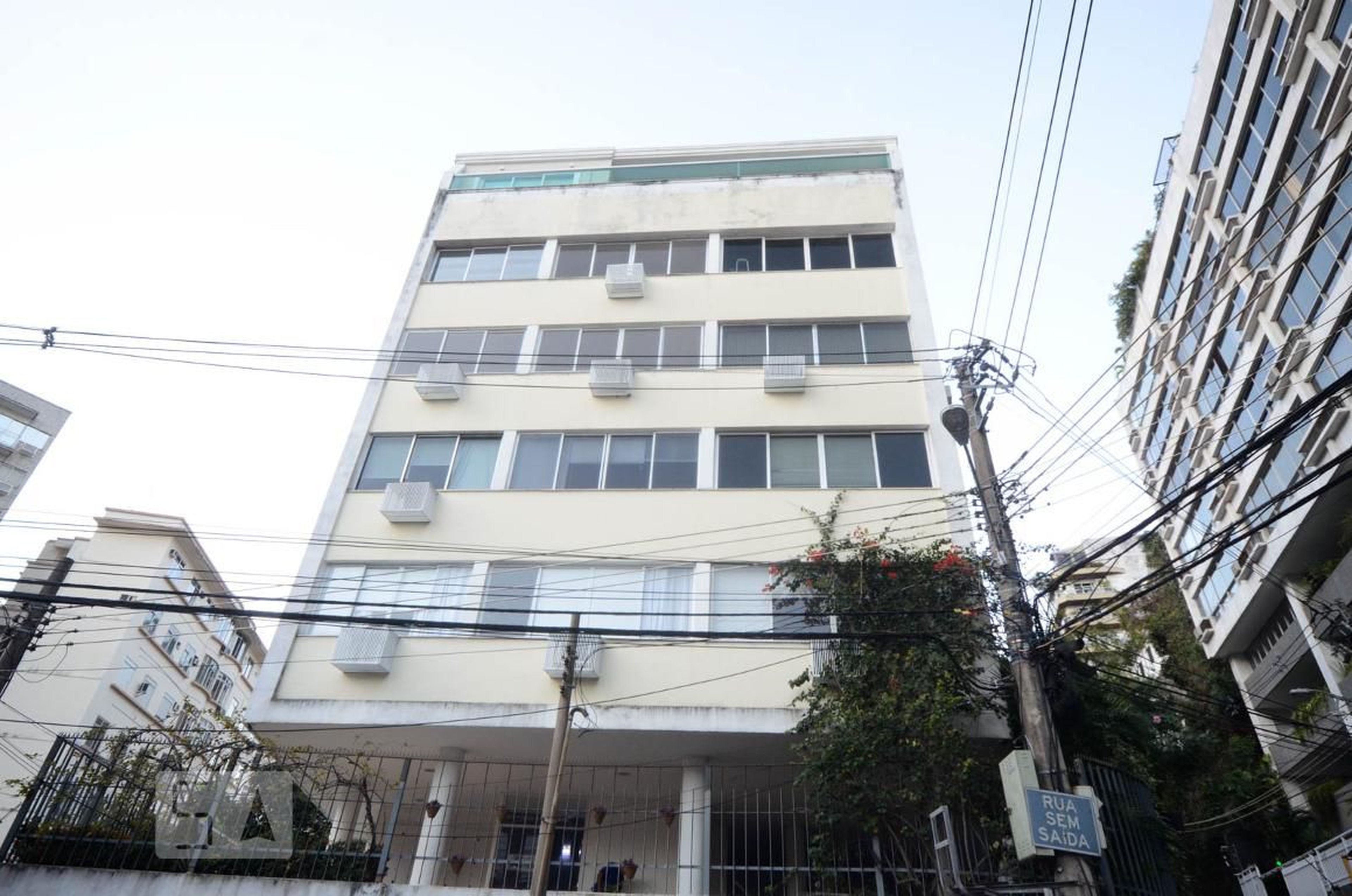 Fachada do Prédio Condomínio em Rua Engenheiro Marques Porto, 77