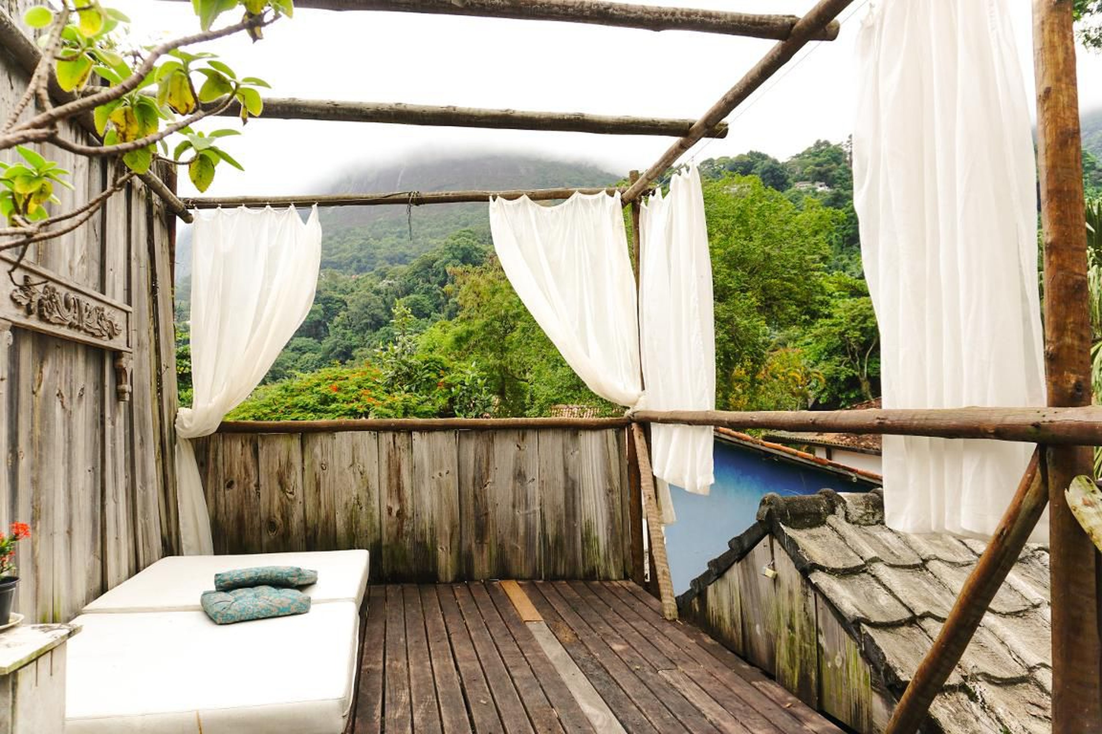 Área Externa Condomínio em Estrada da Canoa, 101