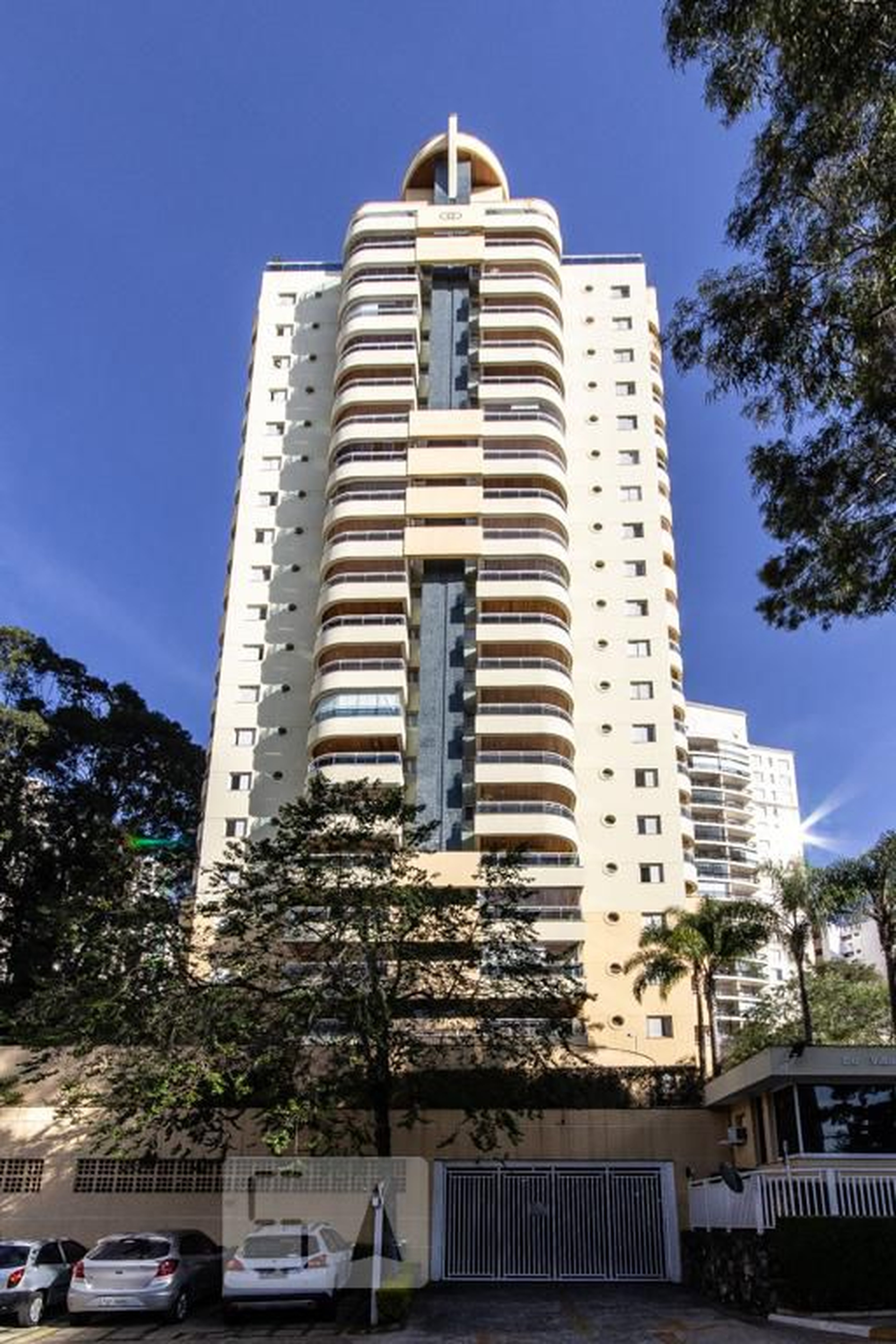 Fachada do Prédio Condomínio em Rua Domingos Lopes da Silva, 285