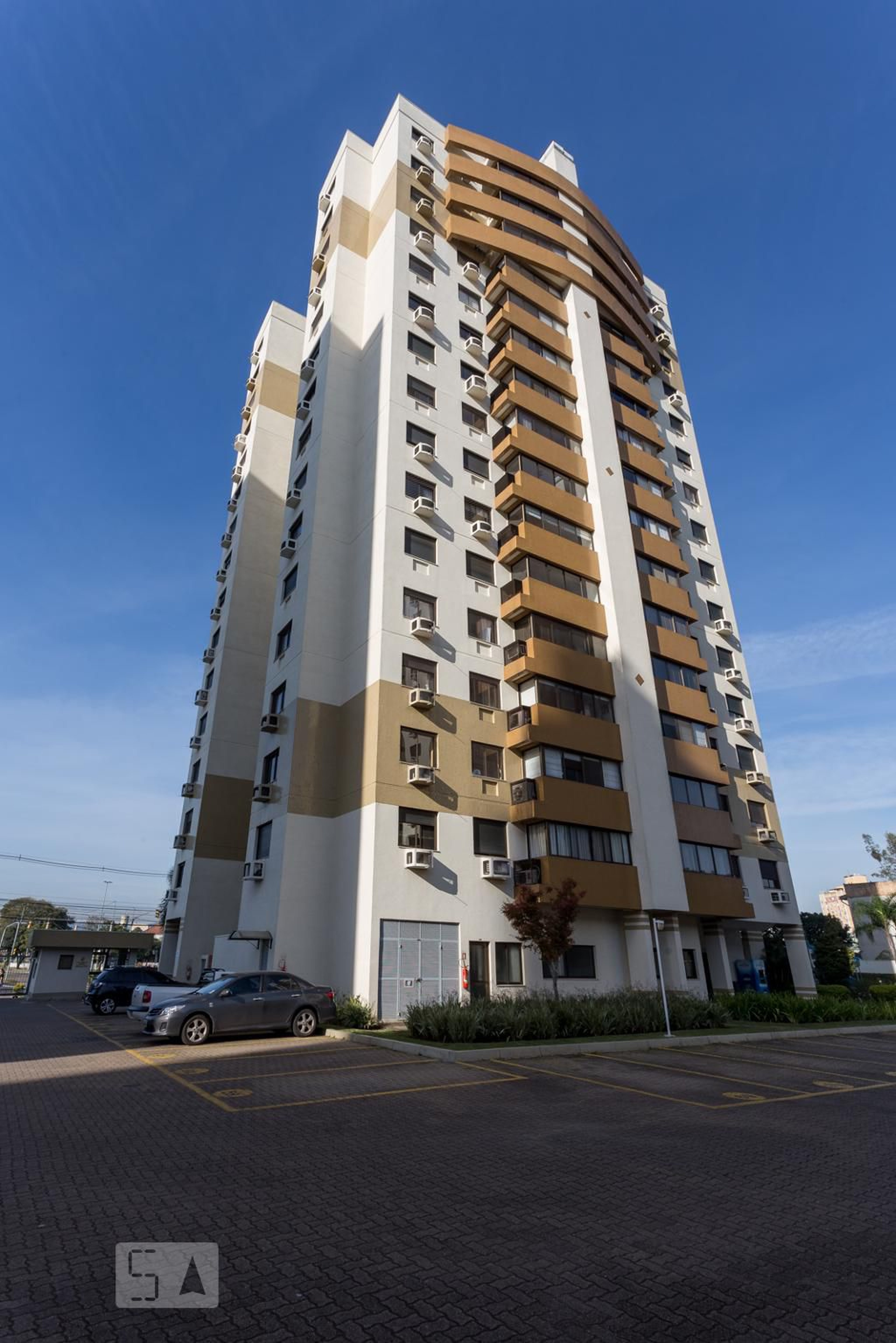 Fachada Condomínio em Avenida Diário de Notícias, 1605