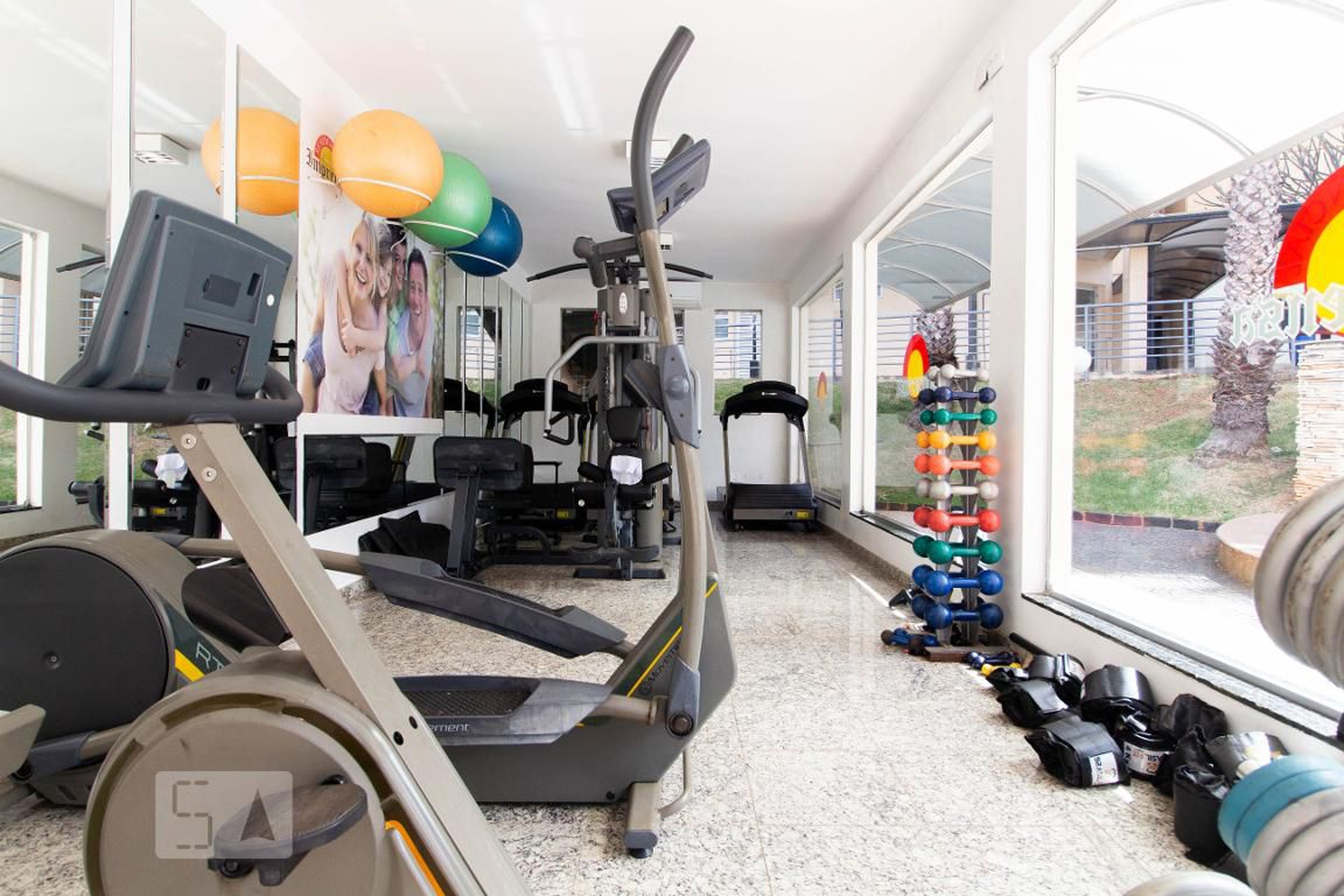 Academia - imprensa 1