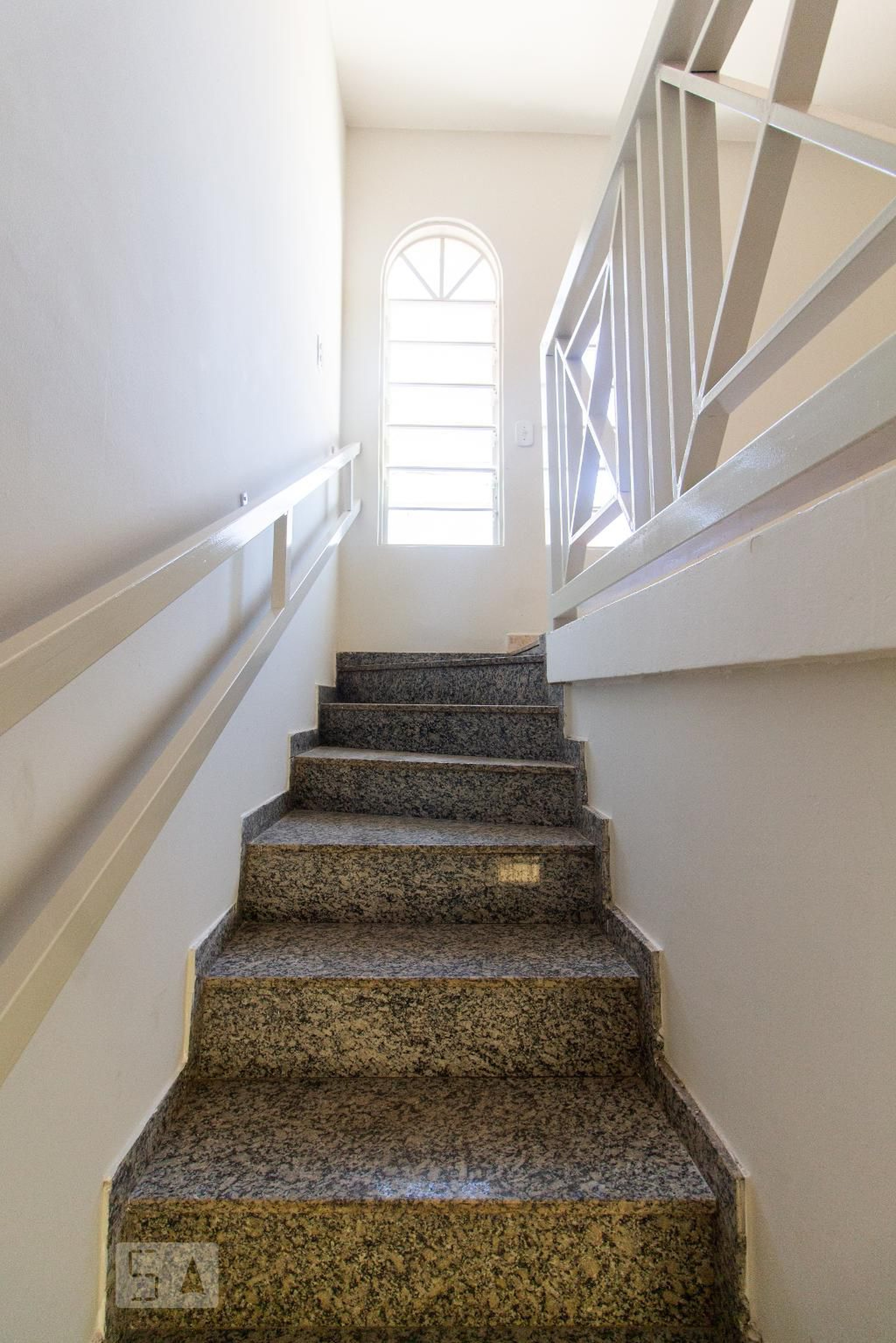 Entrada - Qi06 conjunto R casa 64