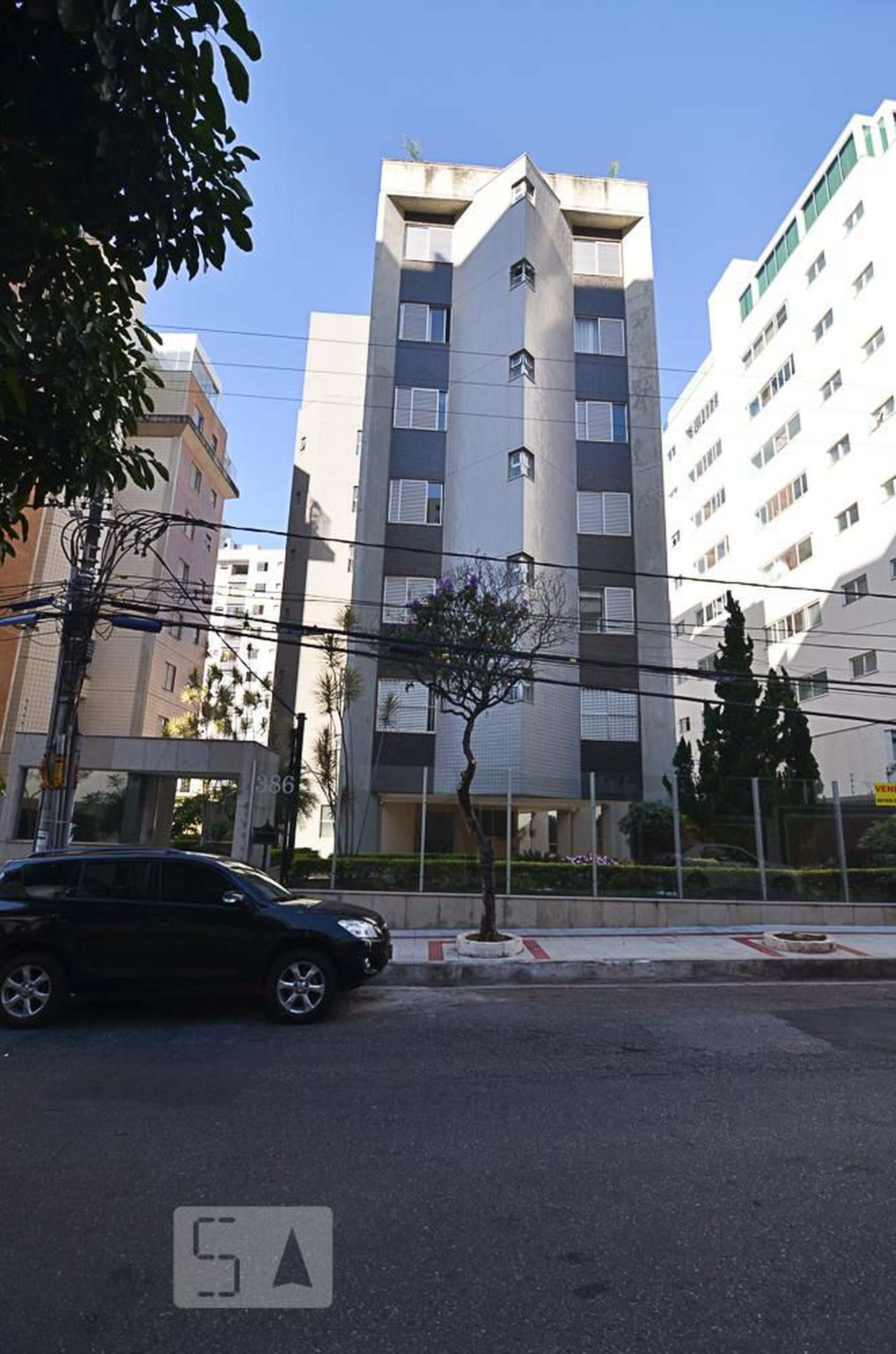 Fachada Condomínio em Rua Professora Bartira Mourão, 386