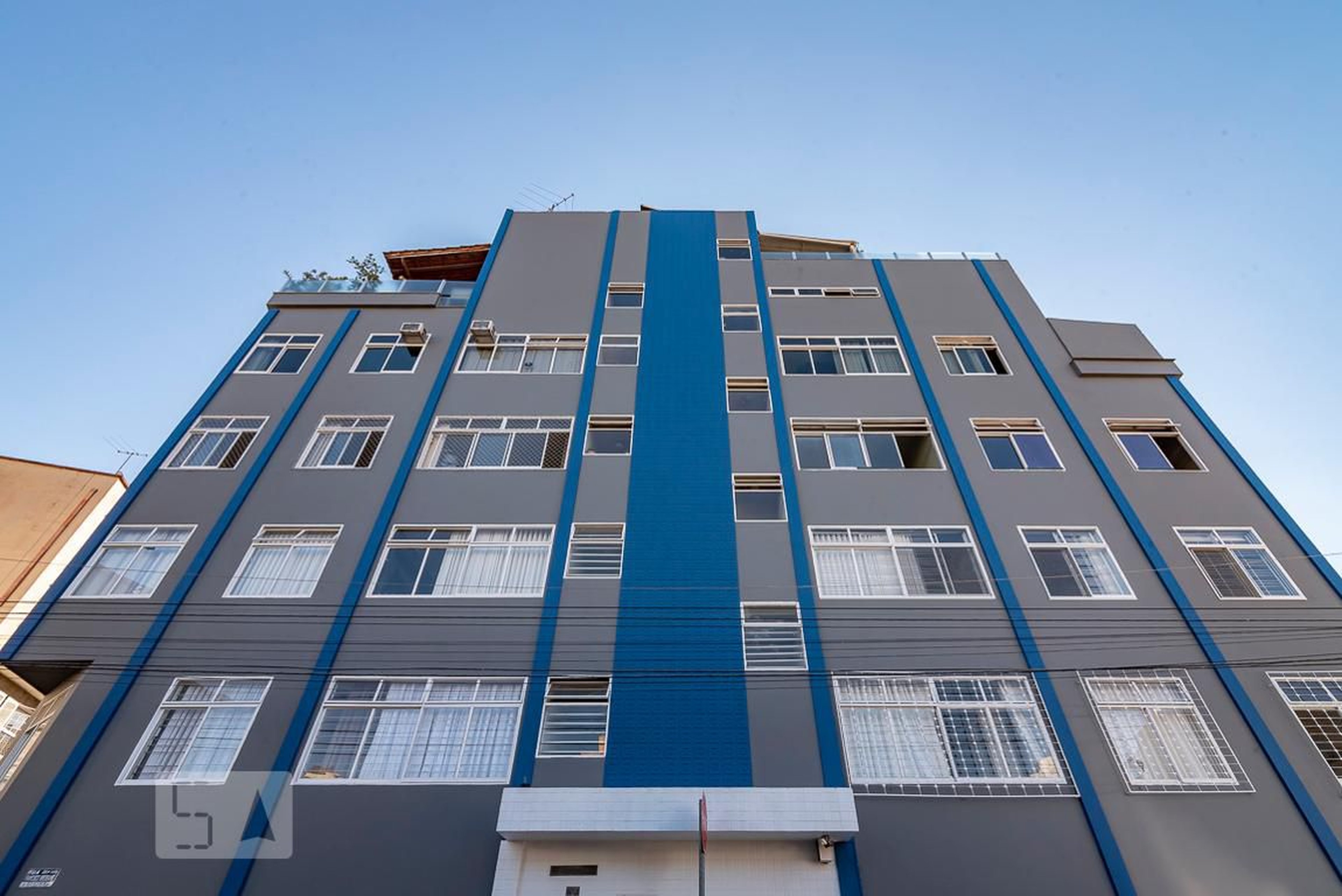 Fachada Condomínio em Rua Francisco Bressane, 220