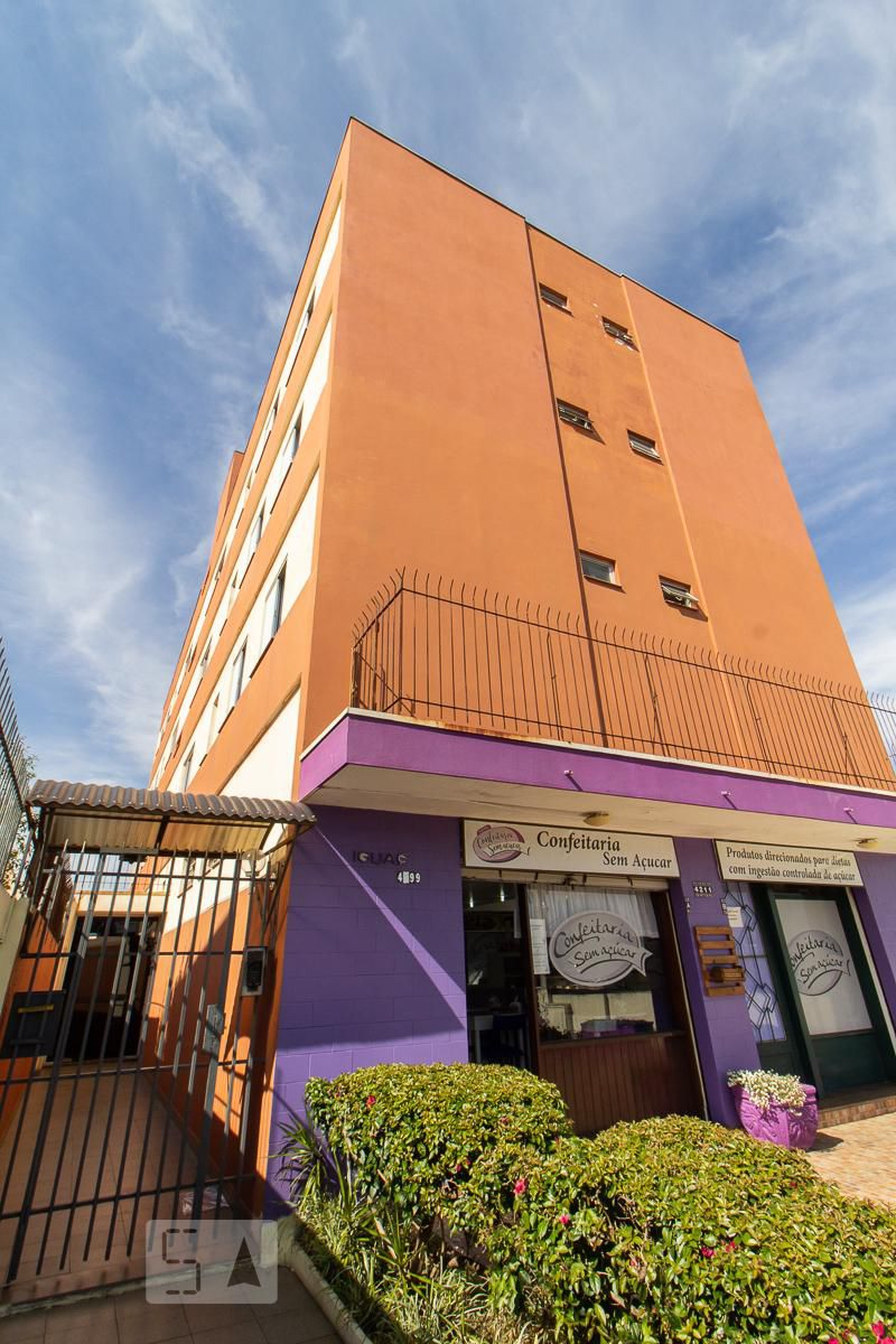 Fachada Condomínio em Avenida Iguaçu, 4199