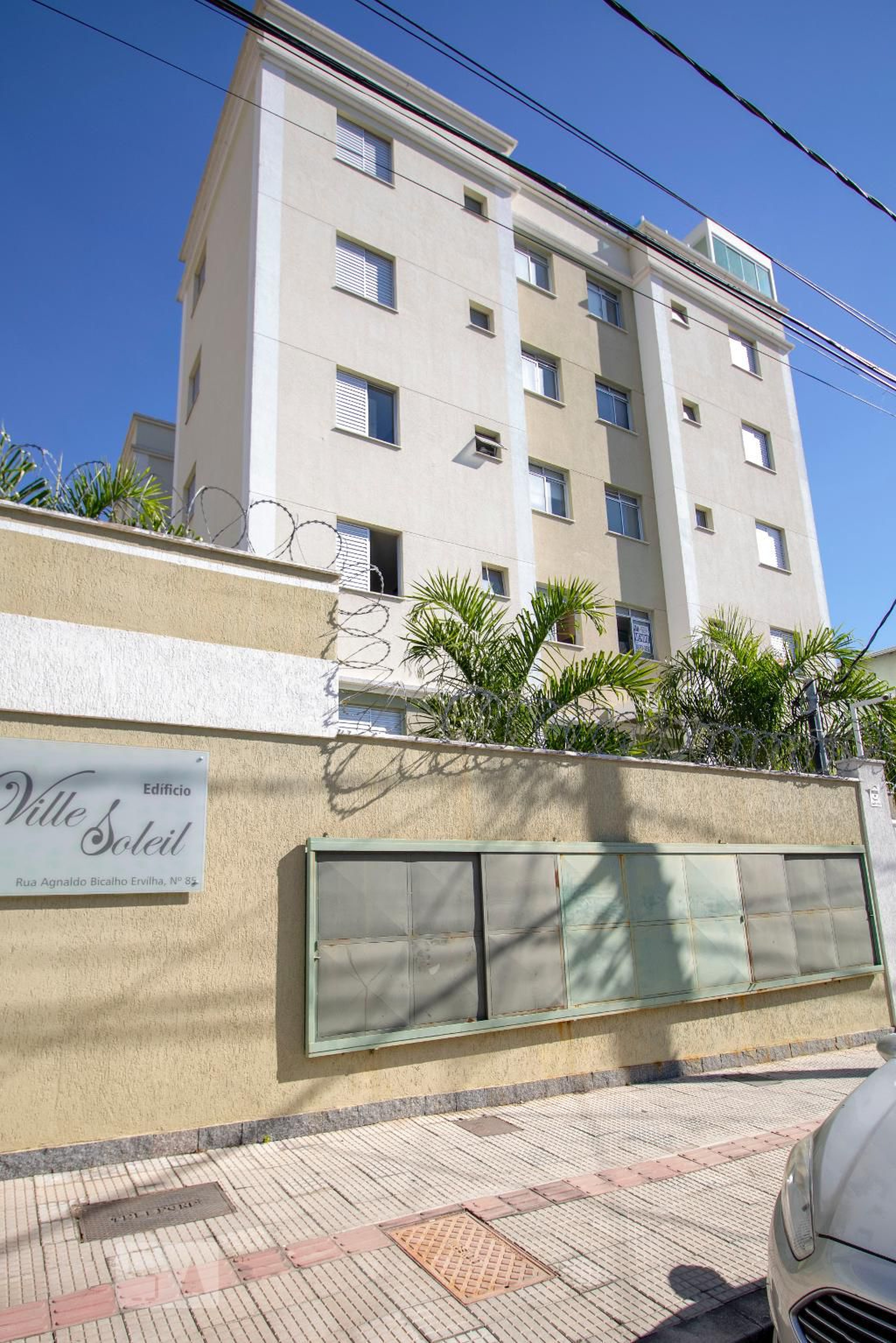 Fachada do Prédio Condomínio em Rua Aguinaldo Bicalho Ervilha, 85