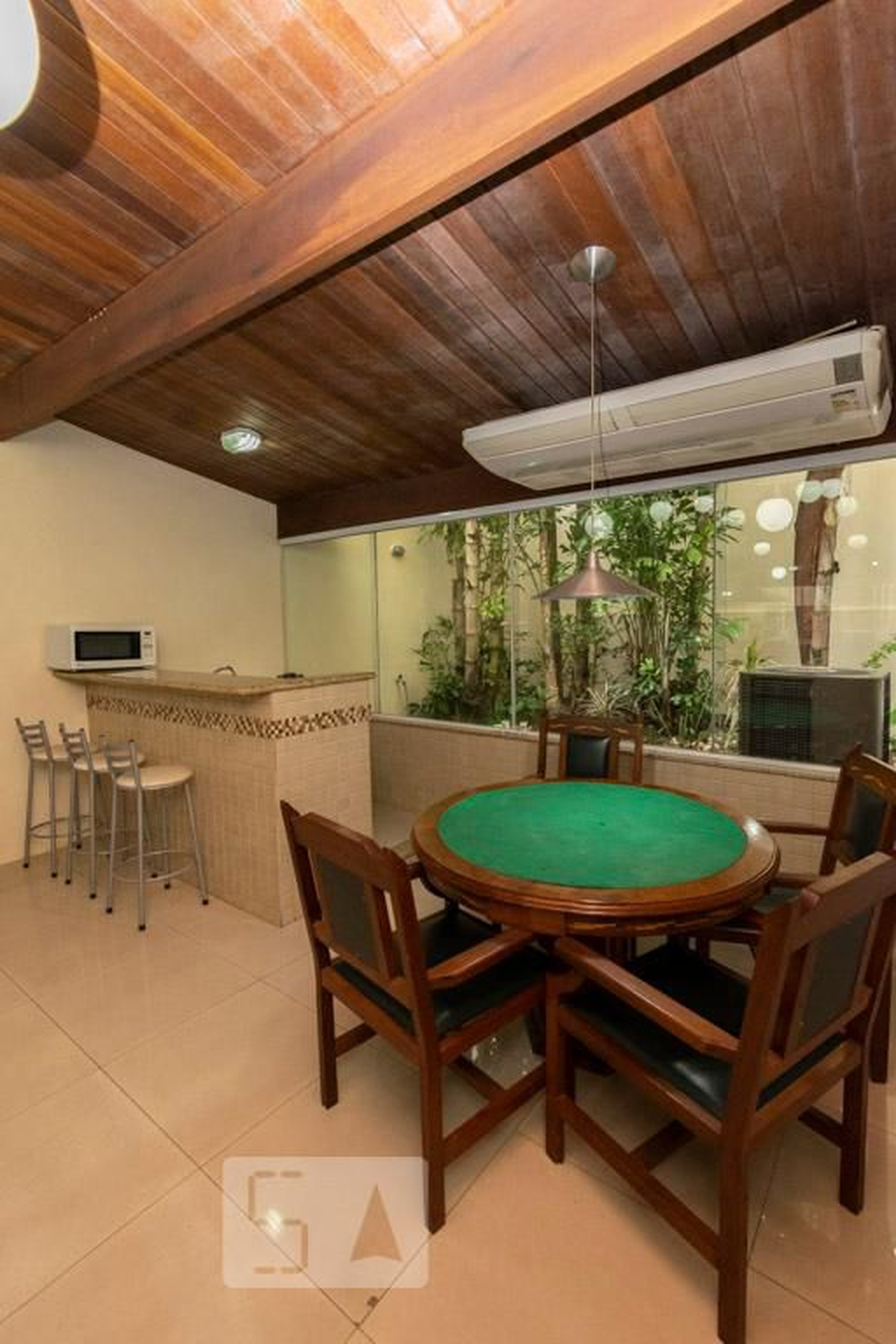 Salão de jogos - Tour D Avignon