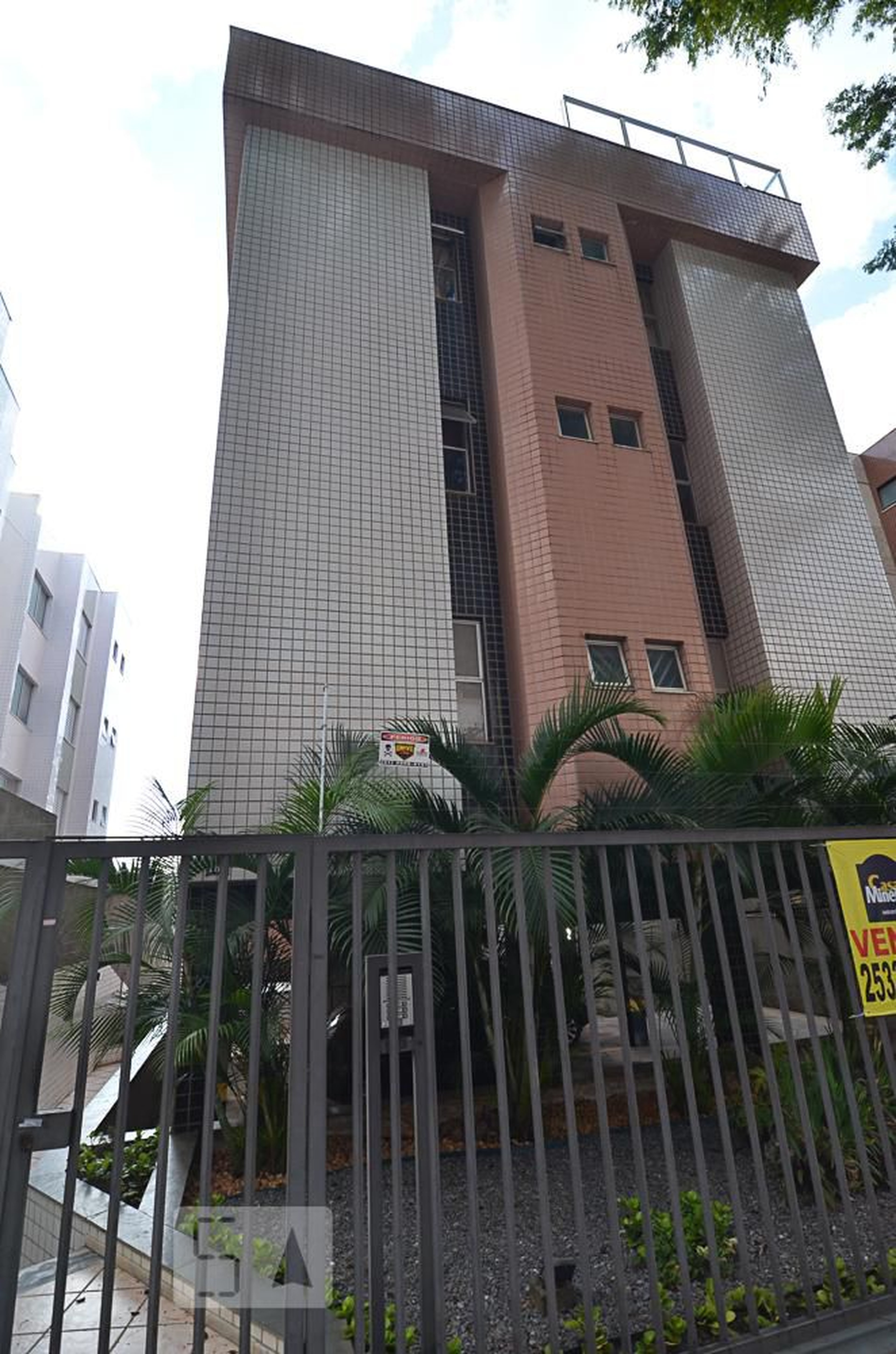 Fachada Condomínio em Rua José Amaury Ferrara, 182