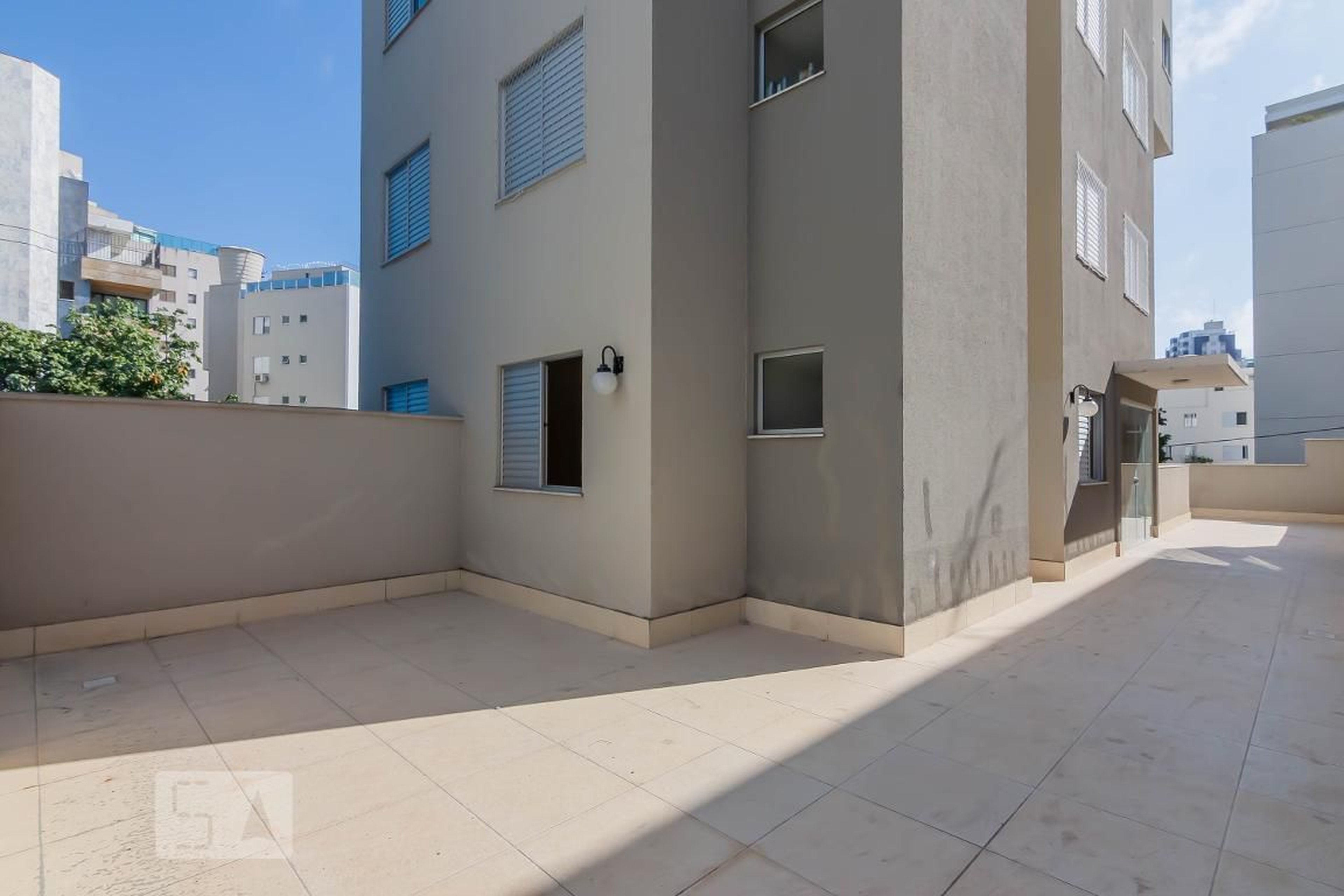 Área Externa - Oliveira