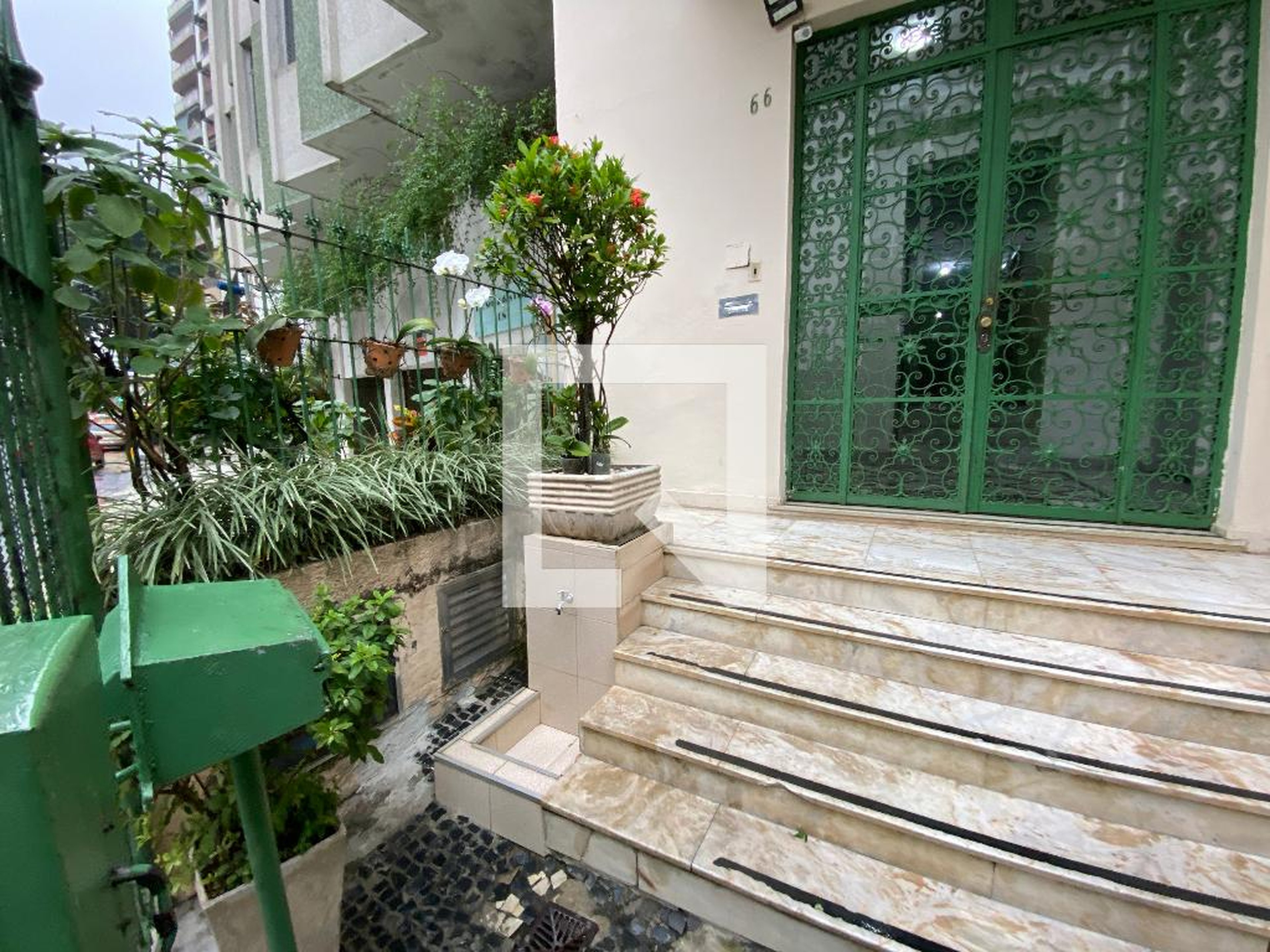 Fachada Condomínio Pompeu Loreiro