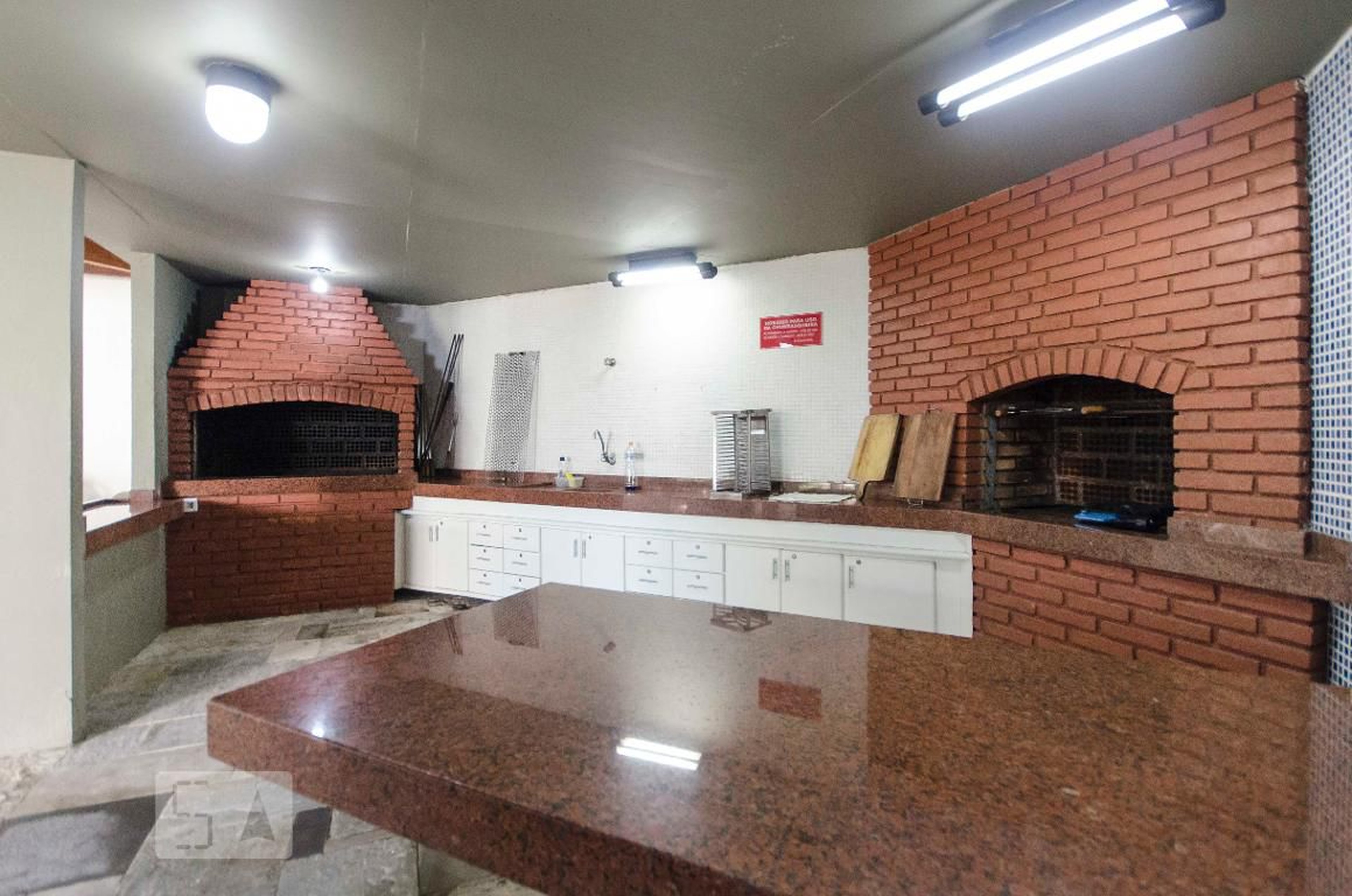 Churrasqueira - Iris