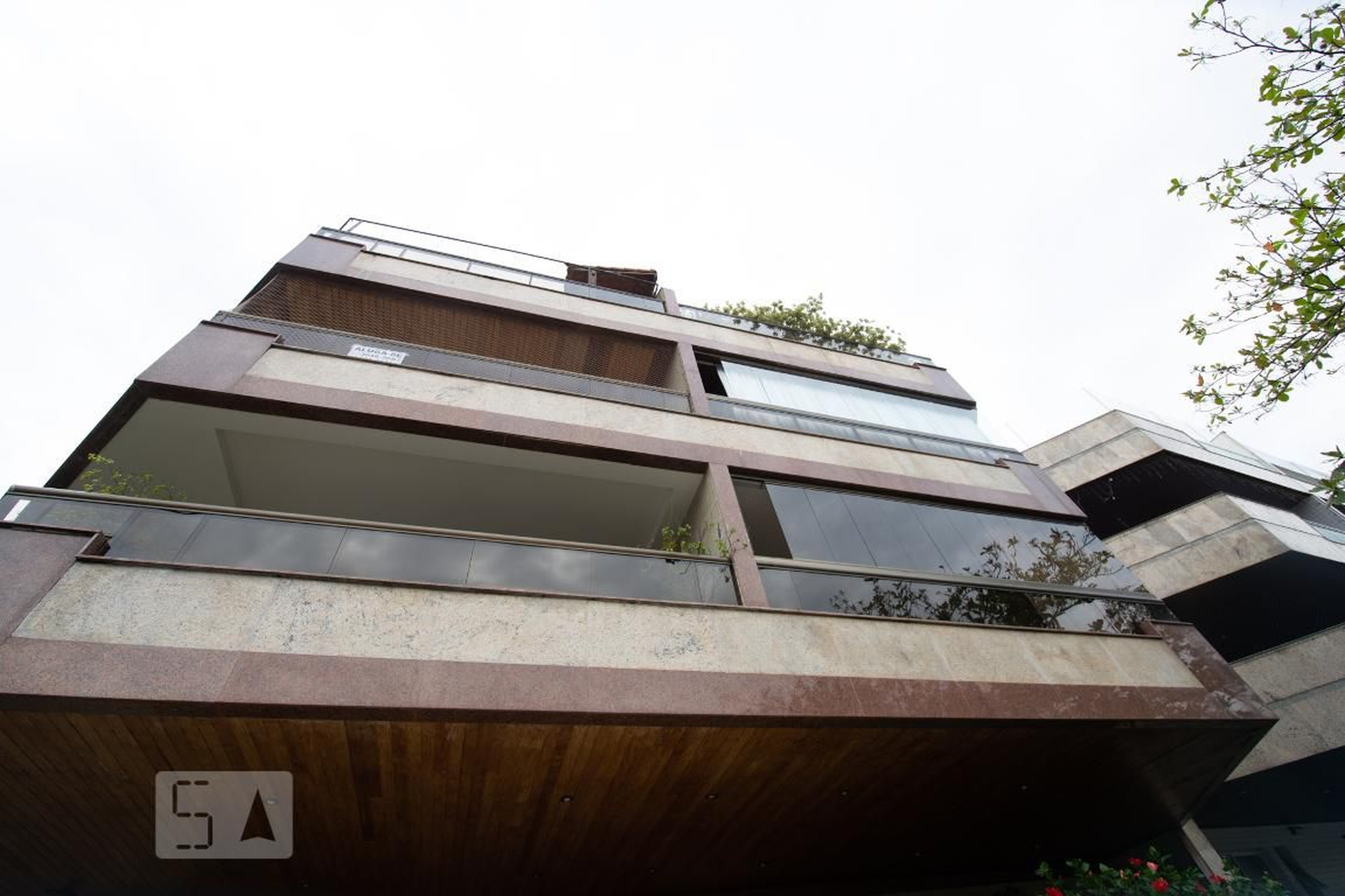 Fachada Condomínio em Rua Luiz Paulistano, 385