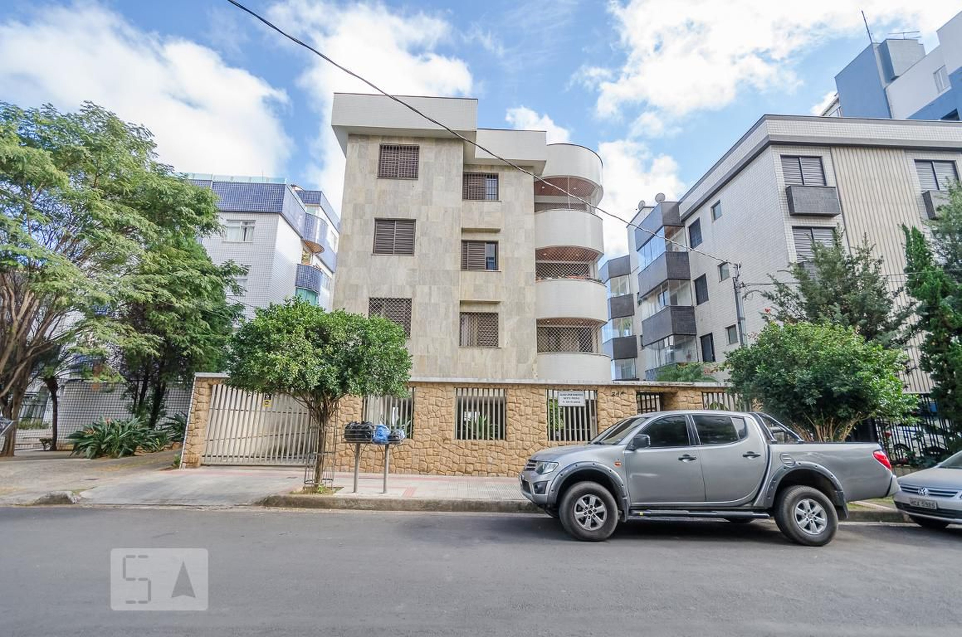 Fachada Condomínio em Rua Professor Miguel de Souza, 344