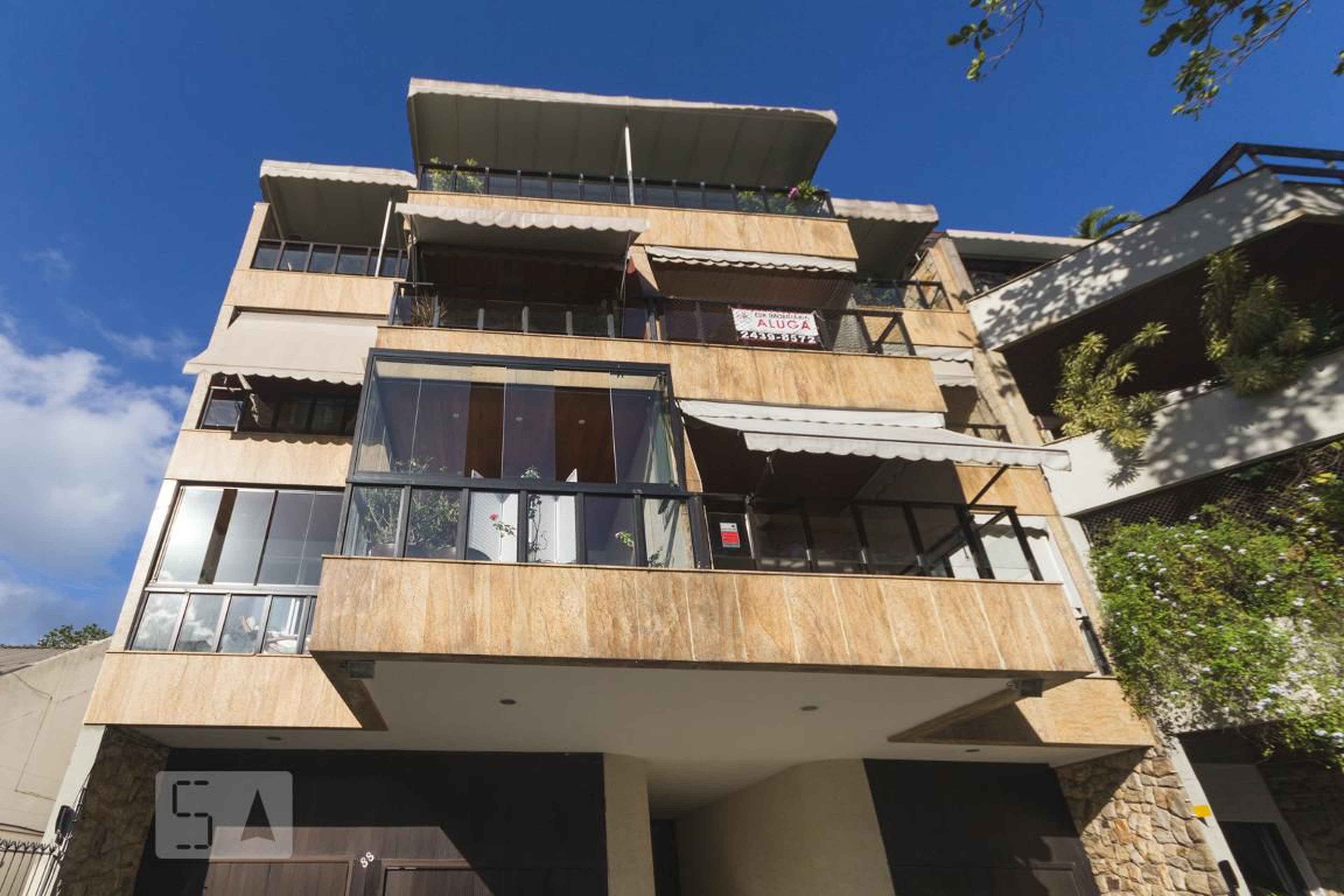 Fachada do Prédio Condomínio em Rua Deodato de Moraes, 88