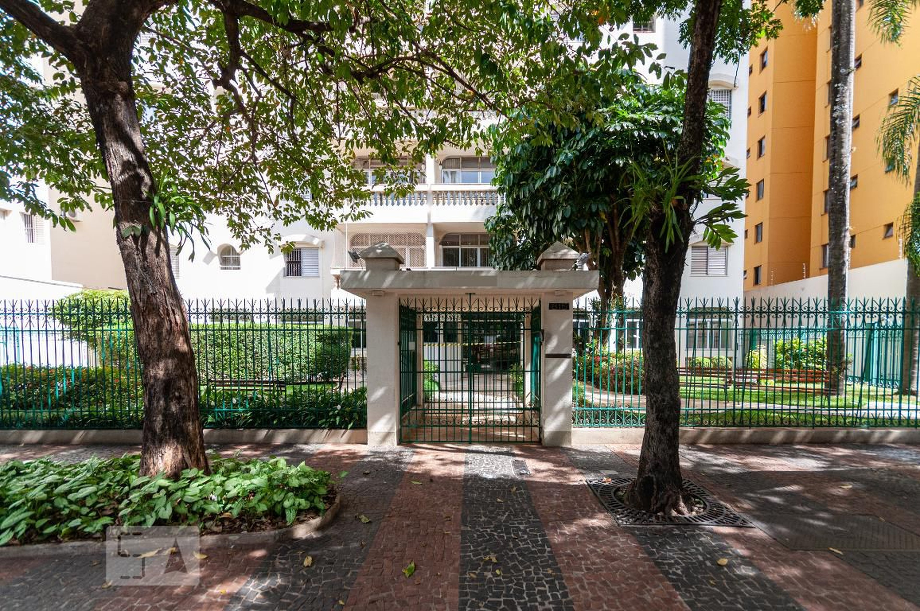 Fachada do Prédio Condomínio em Rua Antônio Cesarino, 815