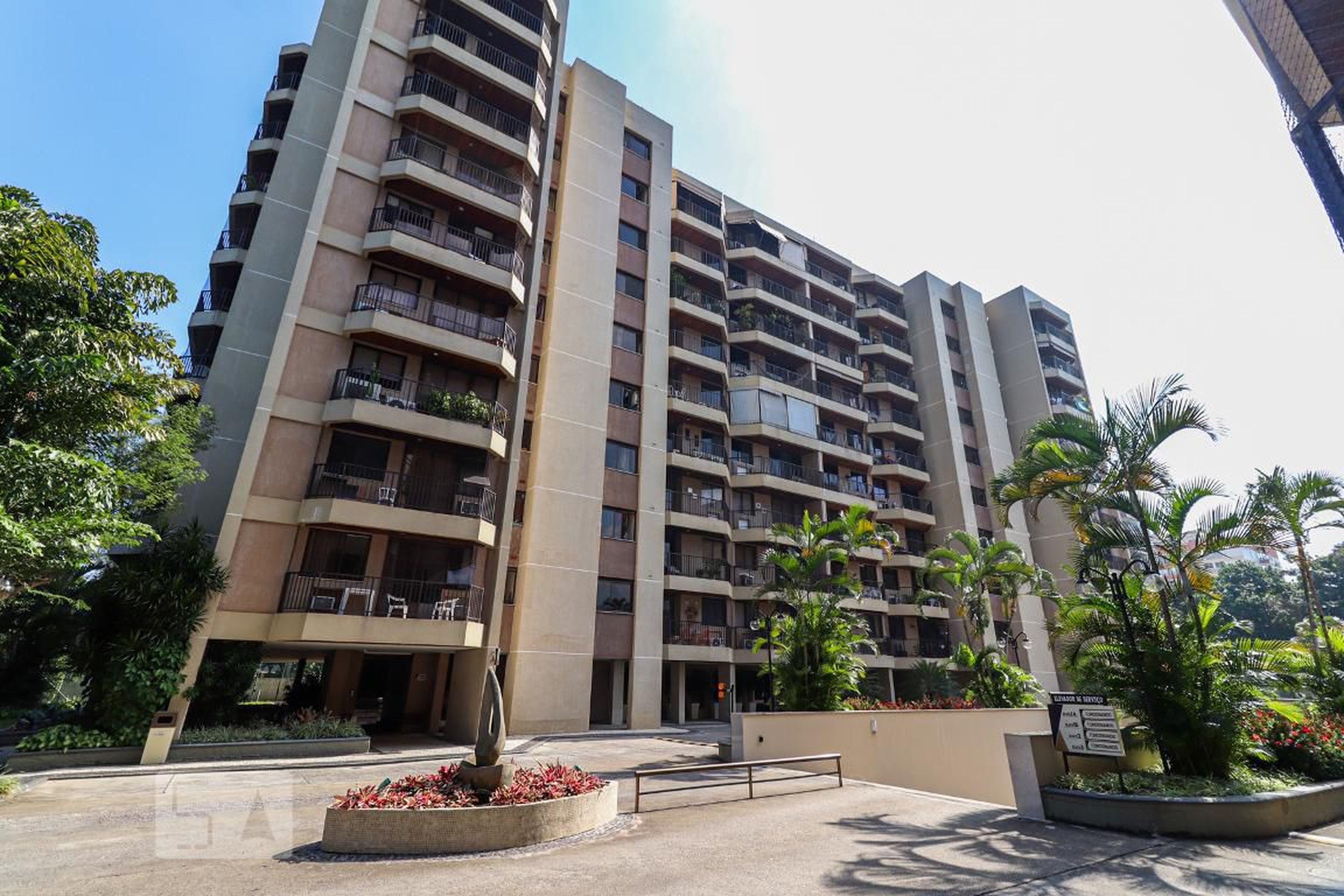 Fachada do Prédio Condomínio Portal do Bosque