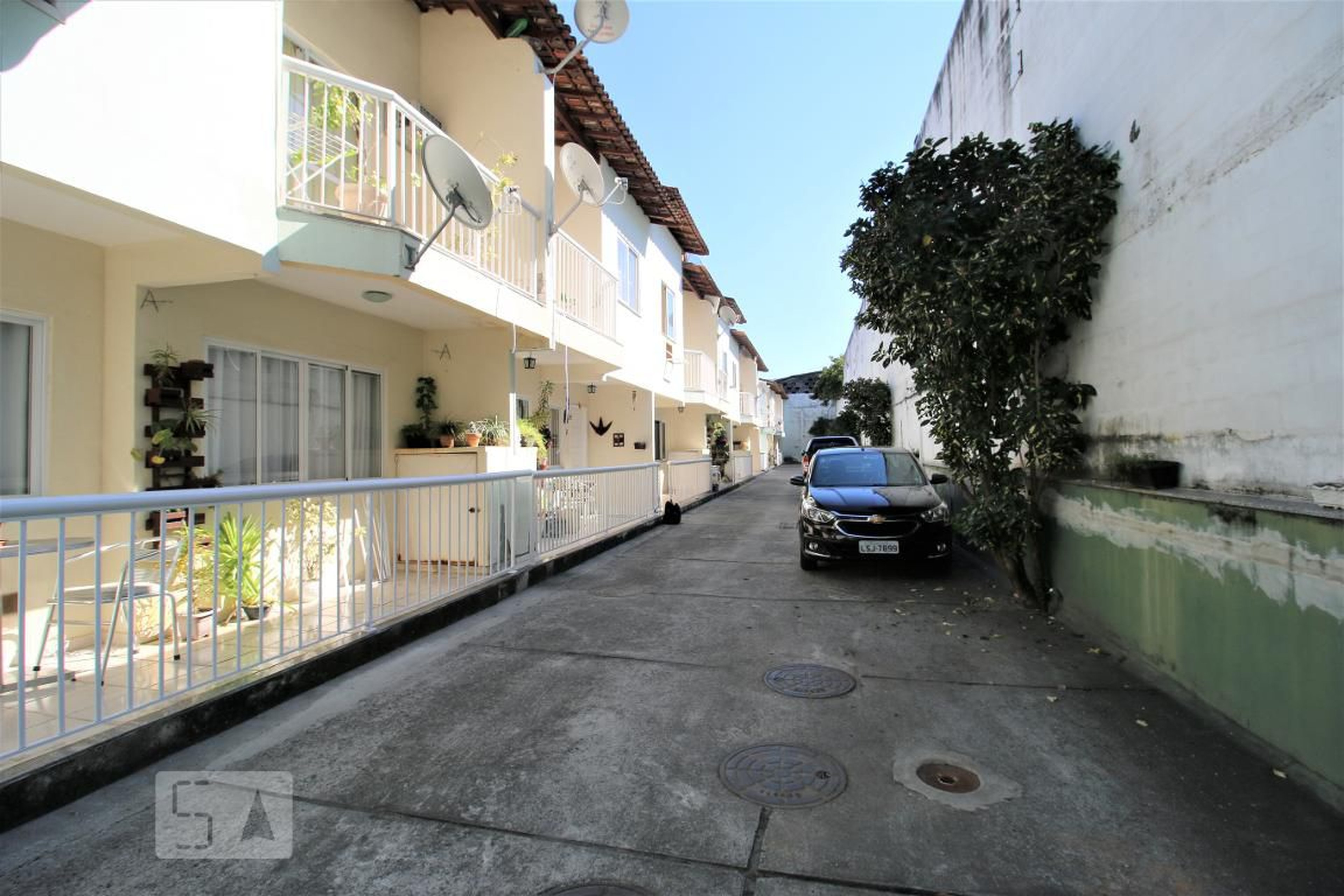 Fachada do Condomínio Condomínio em Rua Caviana, 602