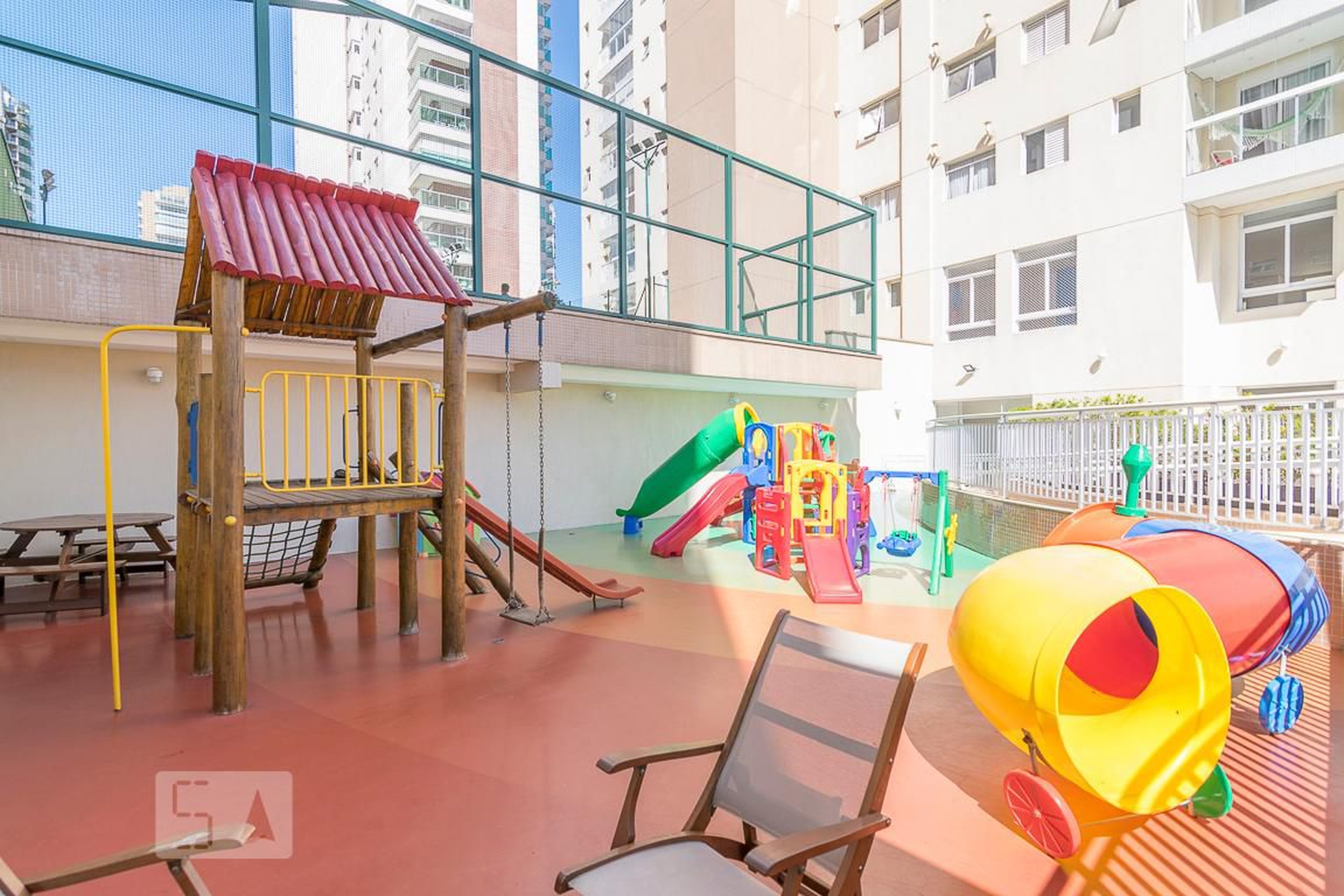 Playground - Contemporâneo Jardim