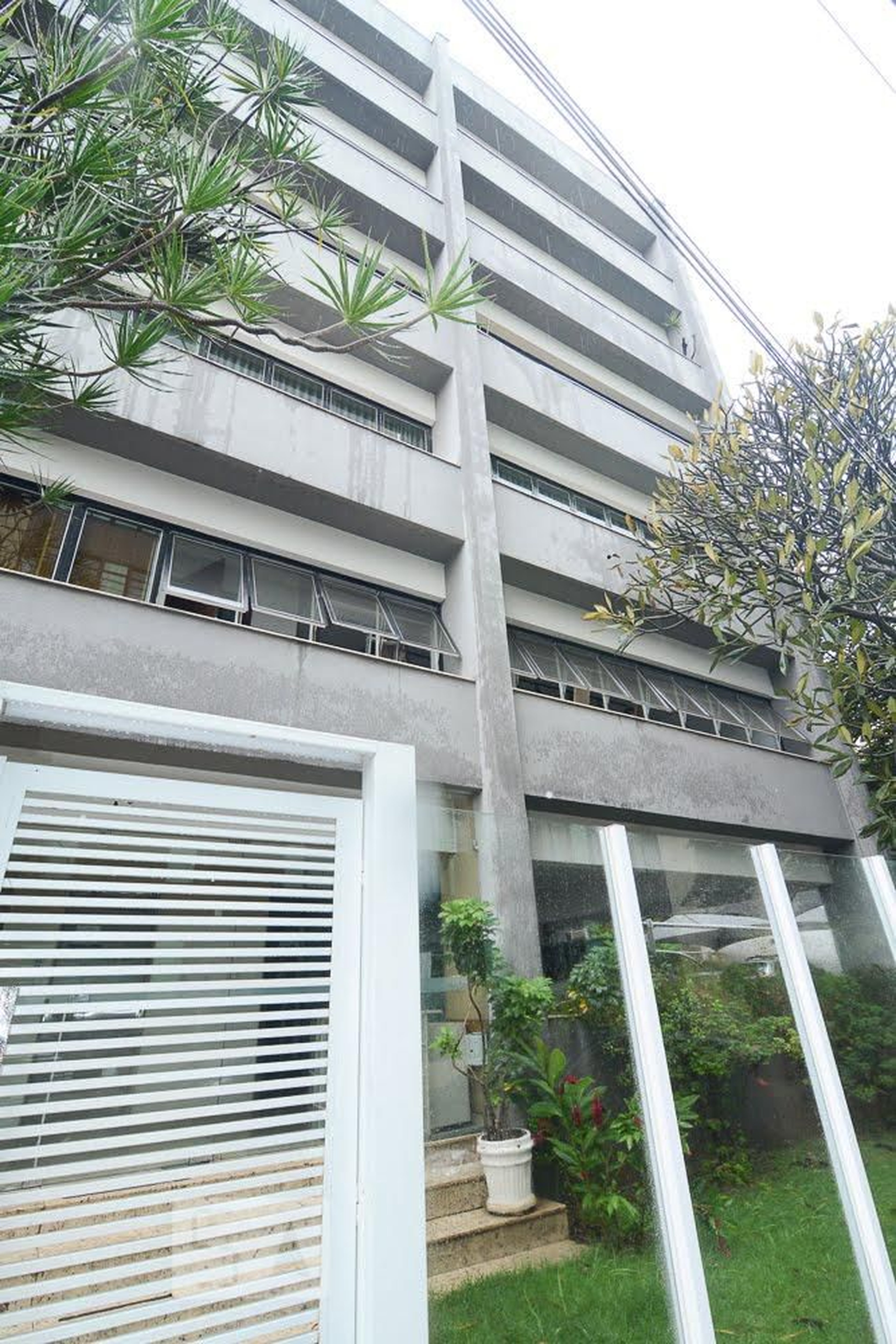 Fachada Condomínio em Rua Gururi, 105