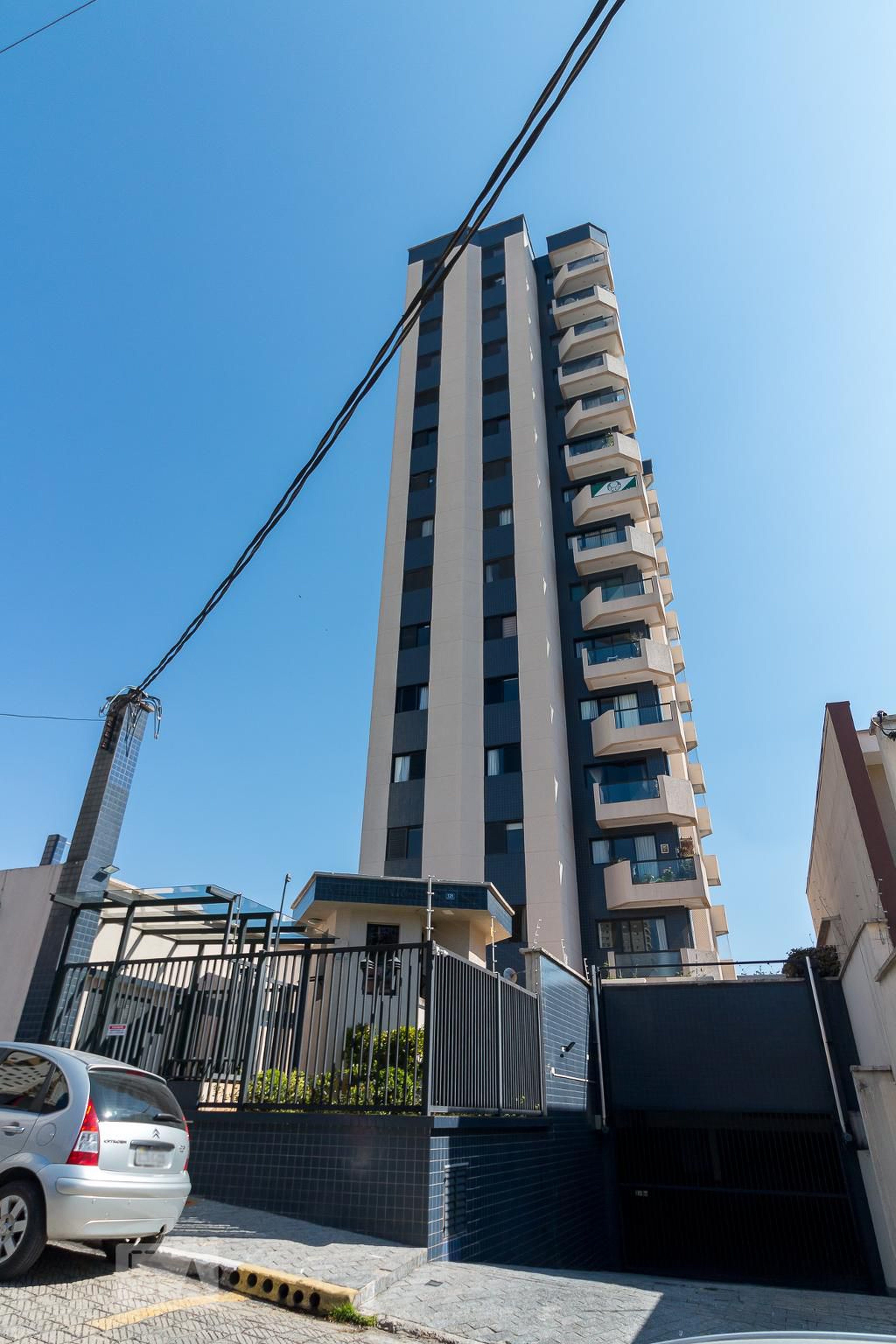 Fachada do prédio Condomínio Ville D Argent